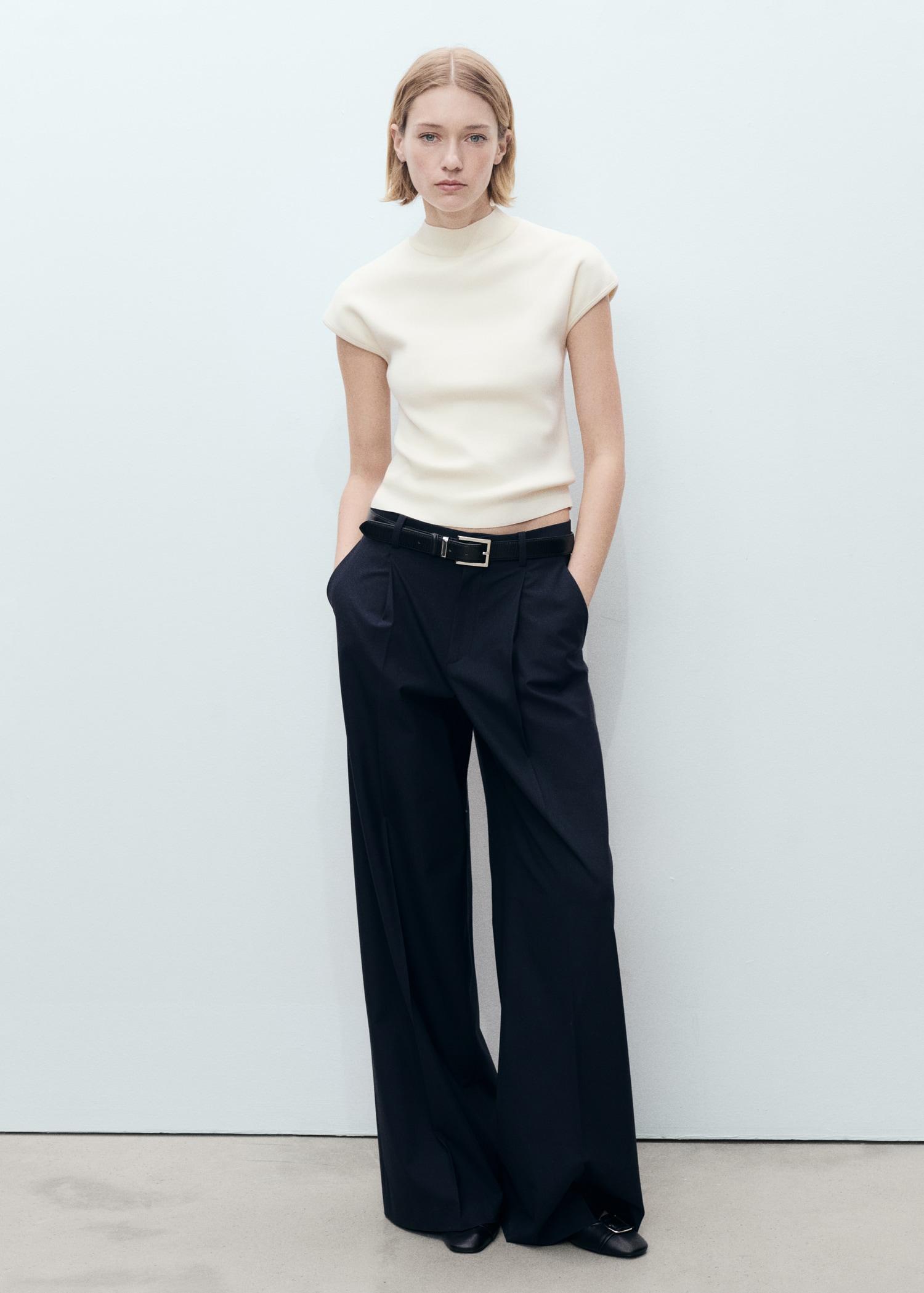 Short-sleeved fine-knit sweater - Women | MANGO USA Product Image