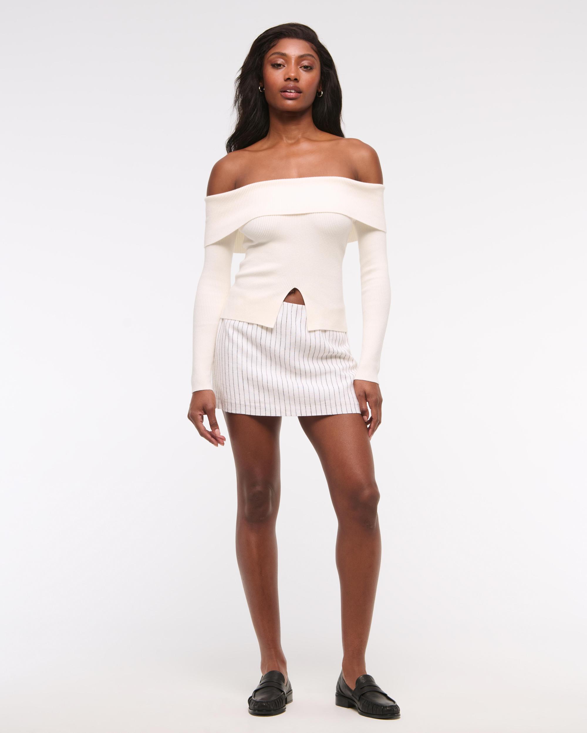 The A&F Scarlett Mid Rise Linen-Blend Mini Skort Product Image