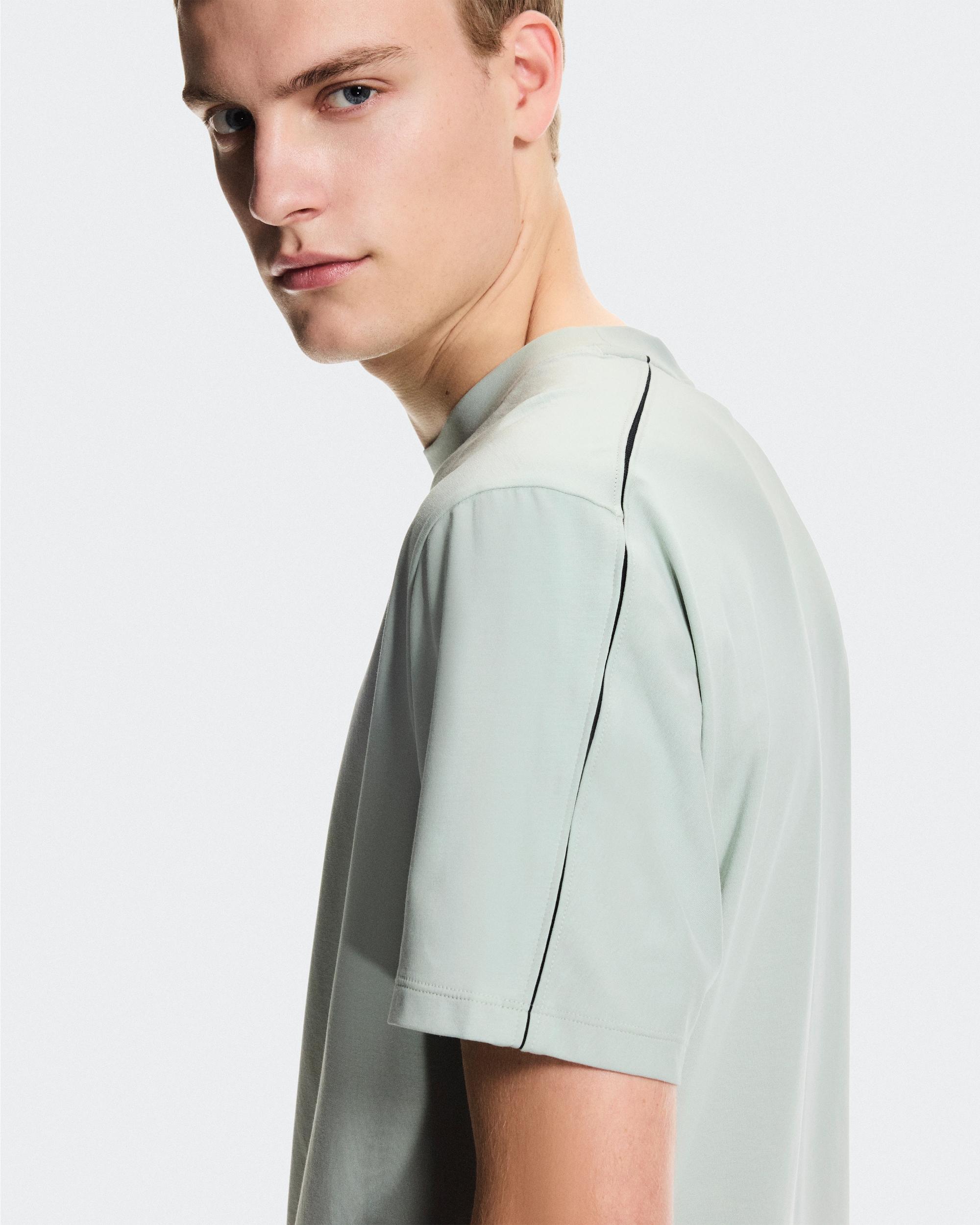 The Focus-T: Men's Versatile Workout Top Product Image