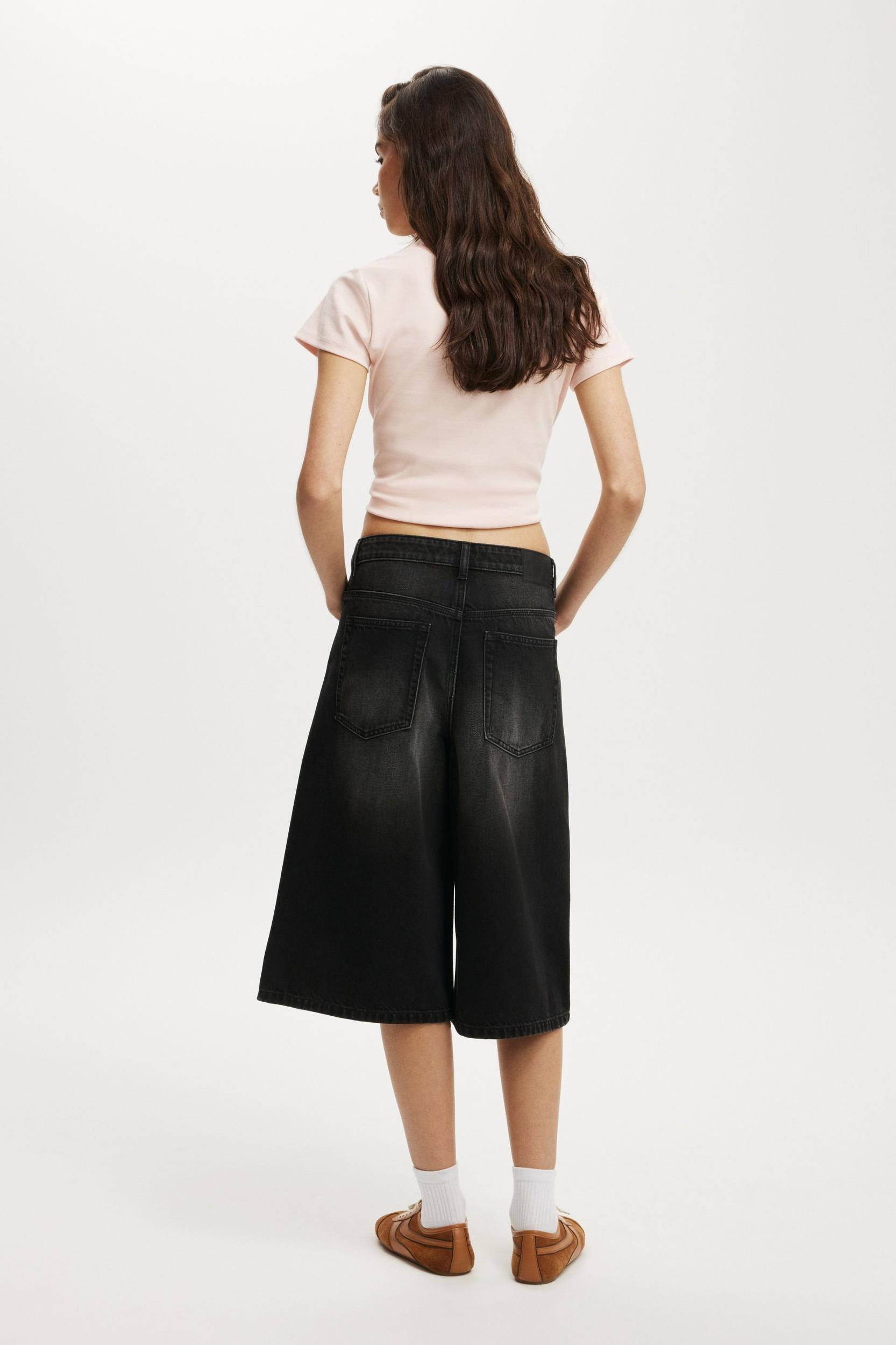 91 Baggy Denim Jort Product Image