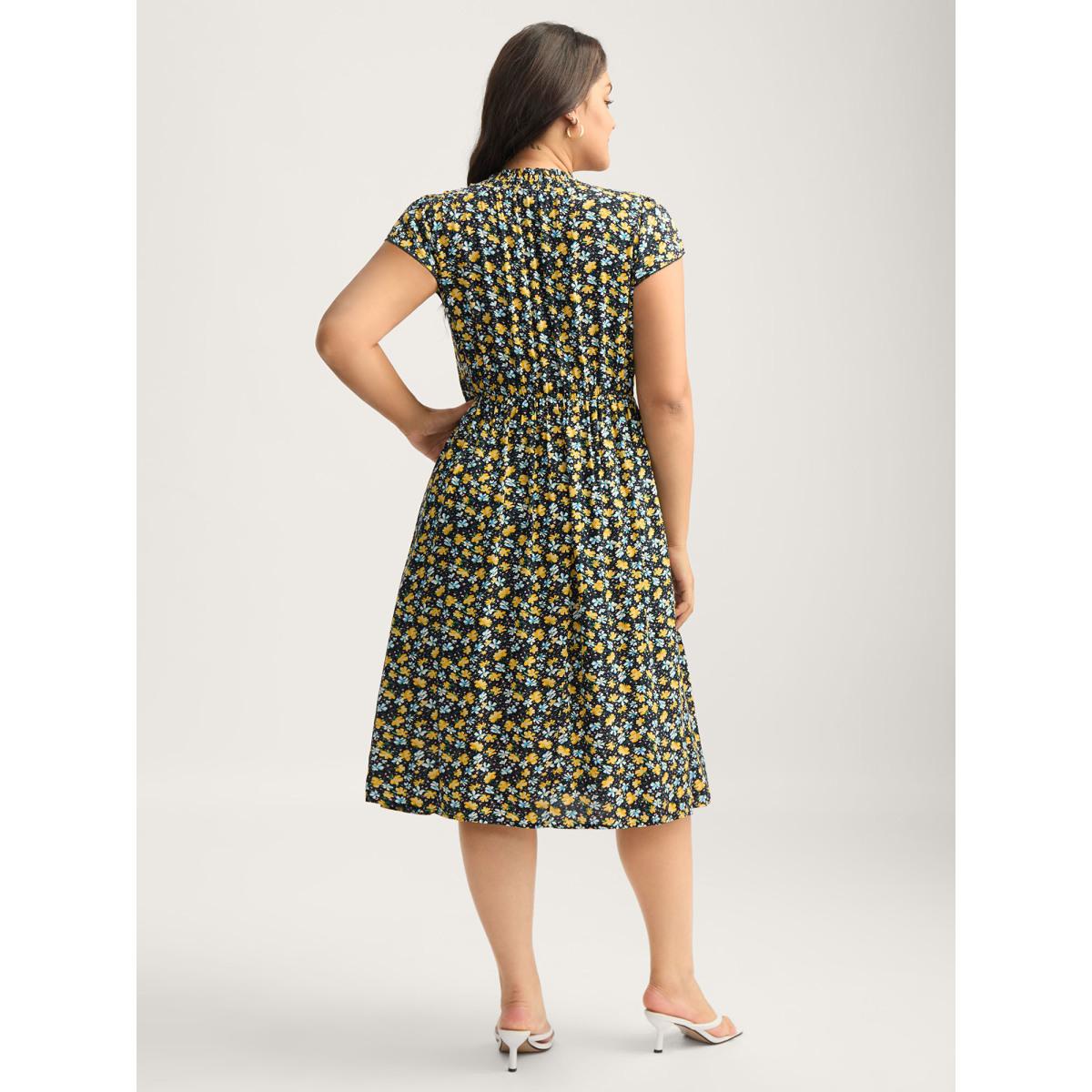 Plus Size Floral Shirred Mock Neck Pockets Midi Dress Black Women Mock Neck Cap Sleeve Curvy BloomChic 30/6X Product Image