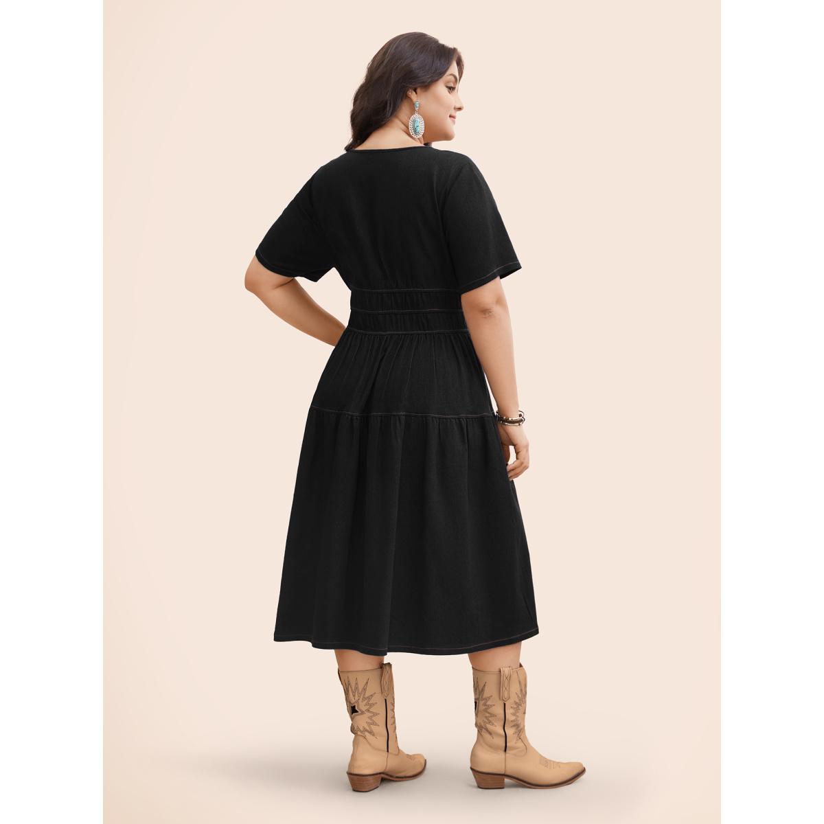 Plus Size Stretch Denim Pockets Tiered Midi Dress Pureblack Women Resort Topstitching V-neck Short sleeve Curvy BloomChic 28/5X Product Image