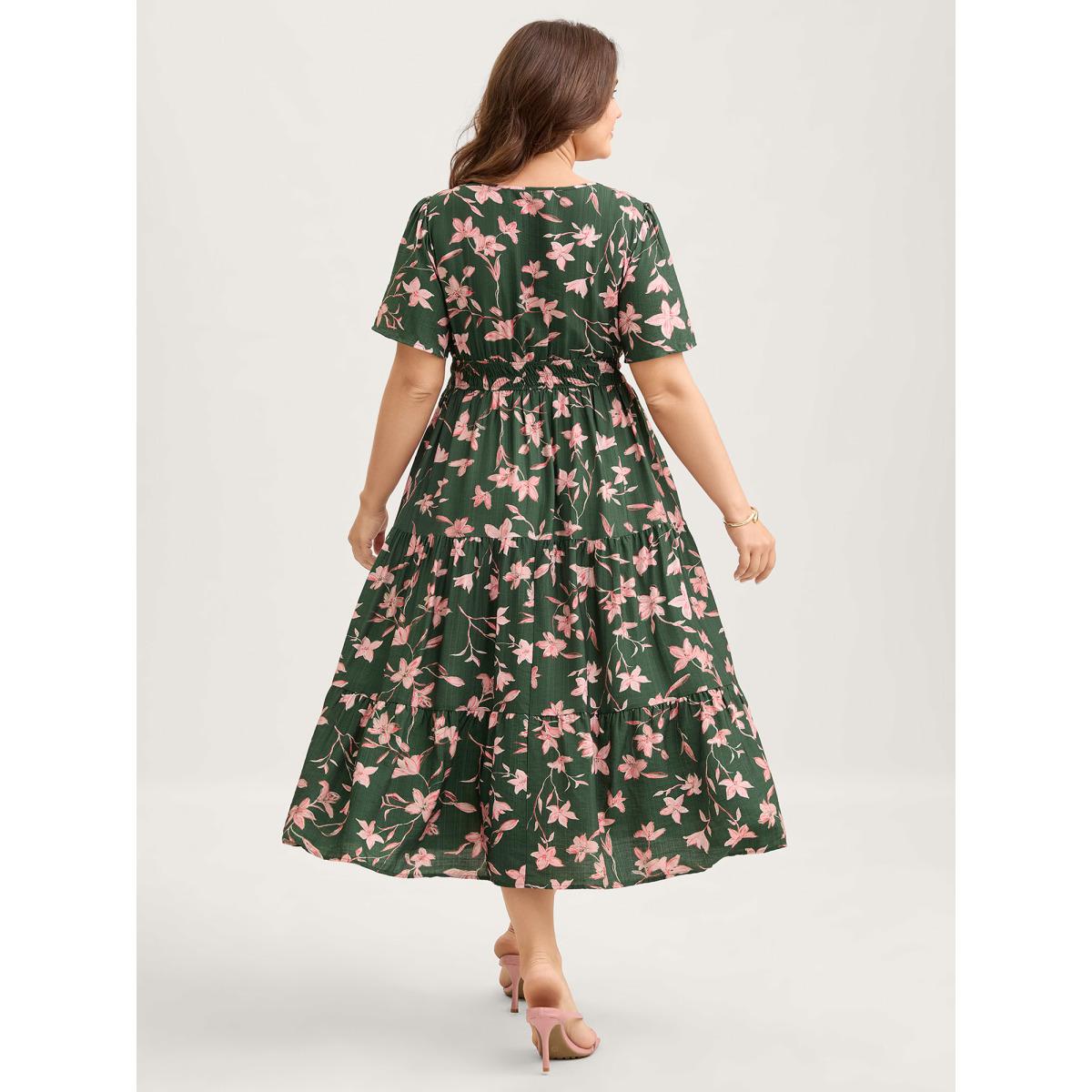 Plus Size Breezy Floral Shirred Waist Midi Dress DarkGreen Women Romantic Flat collar with V-notch Short sleeve Curvy BloomChic 10/M Product Image