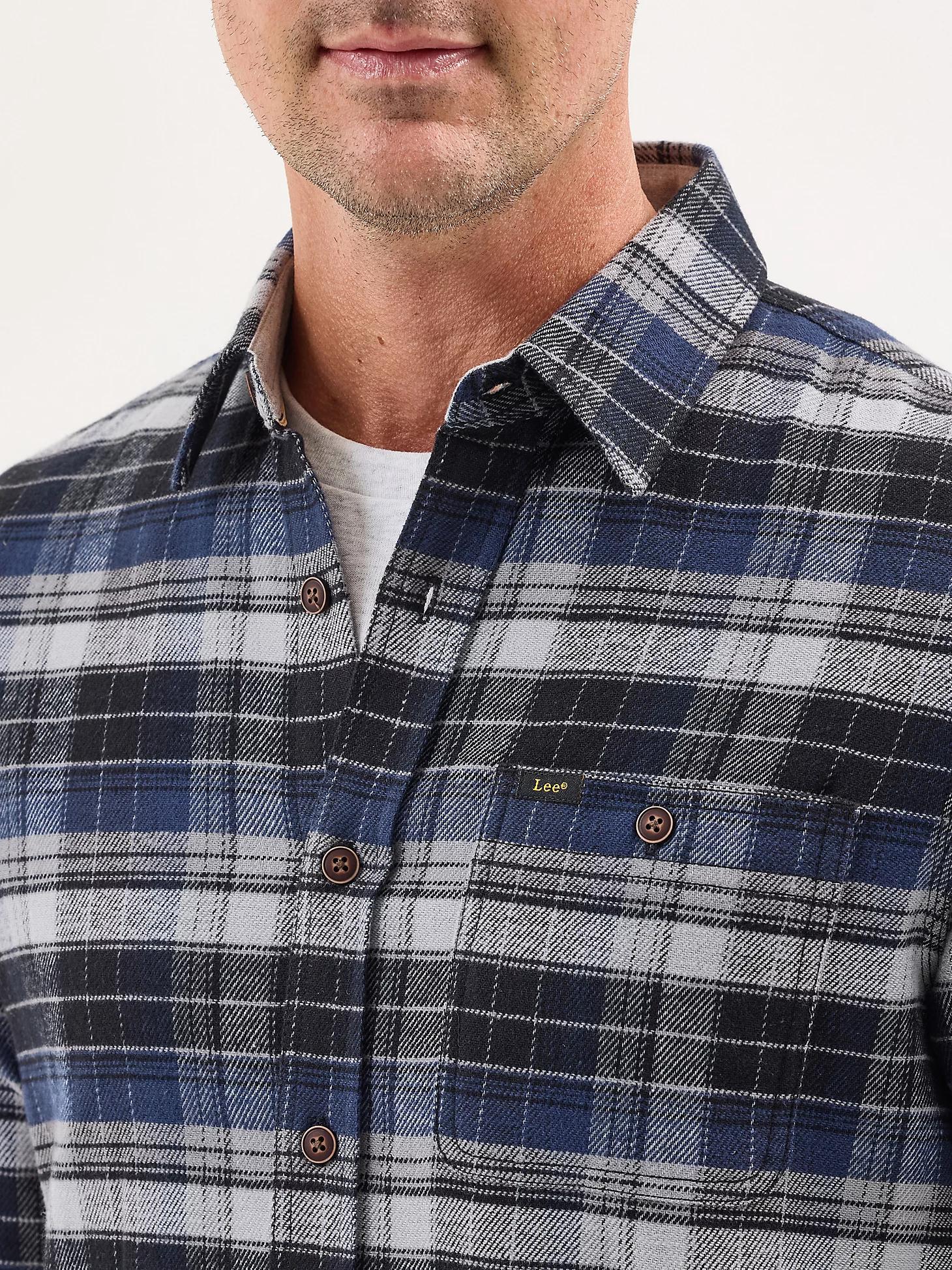 Men's One Pocket Stretch Flannel Button Down Shirt | Men's Tops & Tees | Lee® Product Image