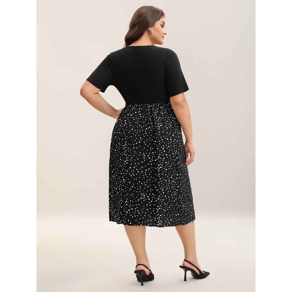 Plus Size Color Contrast Shoulder Button Sleeve Midi Dress Black Women Button Heart neckline Short sleeve Curvy BloomChic 12/L Product Image