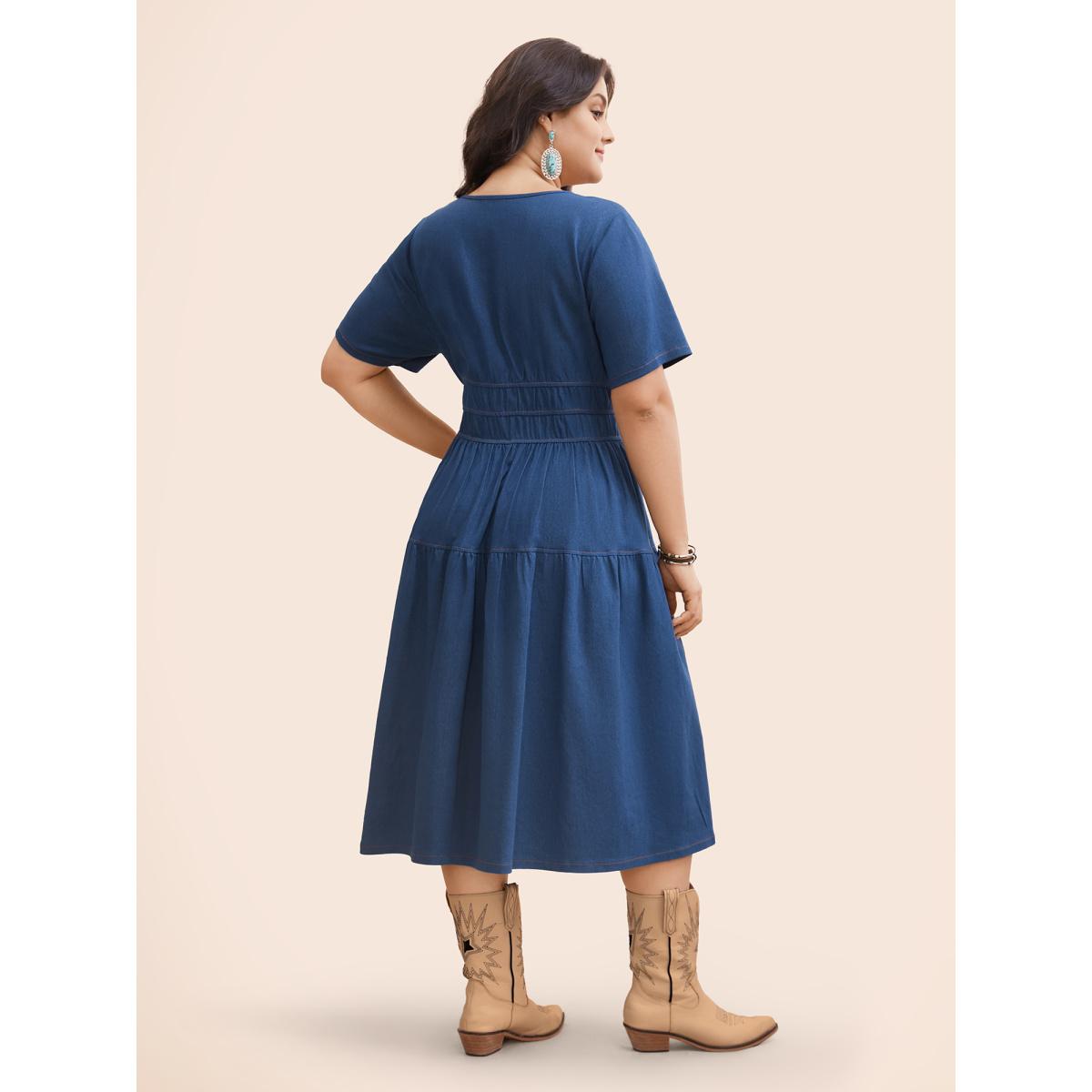 Plus Size Stretch Denim Pockets Tiered Midi Dress DarkBlue Women Resort Topstitching V-neck Short sleeve Curvy BloomChic 26/4X Product Image