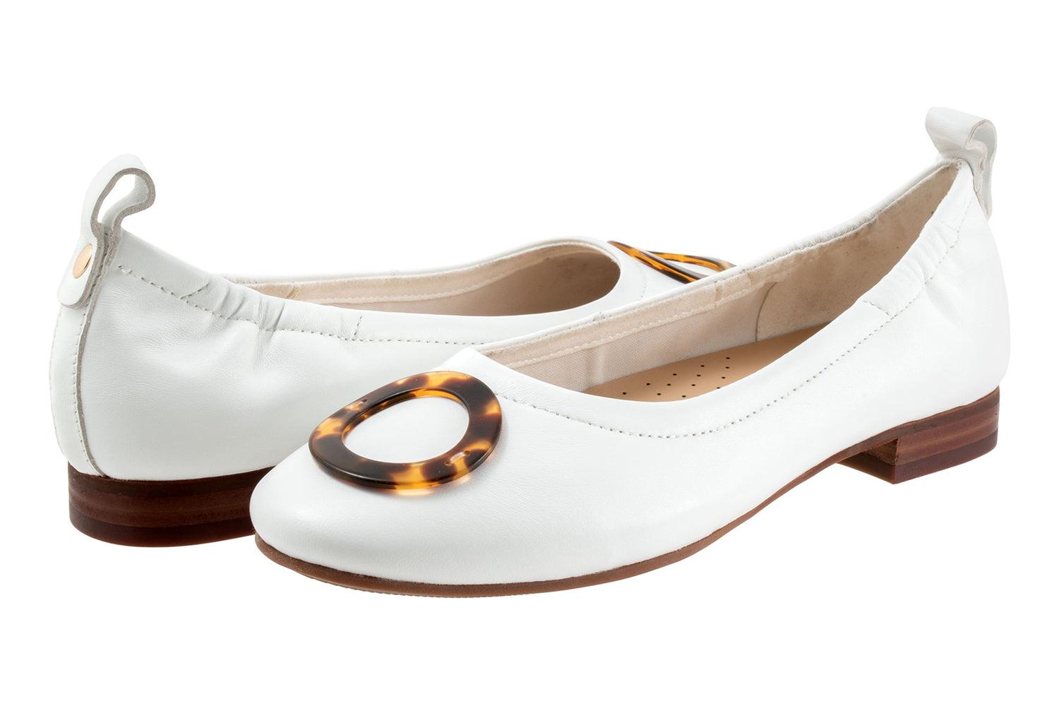 Gia Ornament Product Image