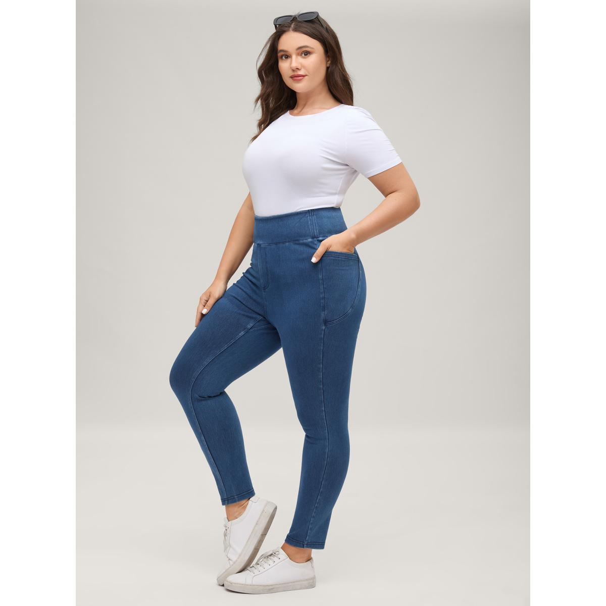 Plus Size Pull-On Stretchy Waist Denim Shorts Women Denimblue Medium stretch Casual Slanted pocket Casual Denim Shorts BloomChic 26/4X Product Image