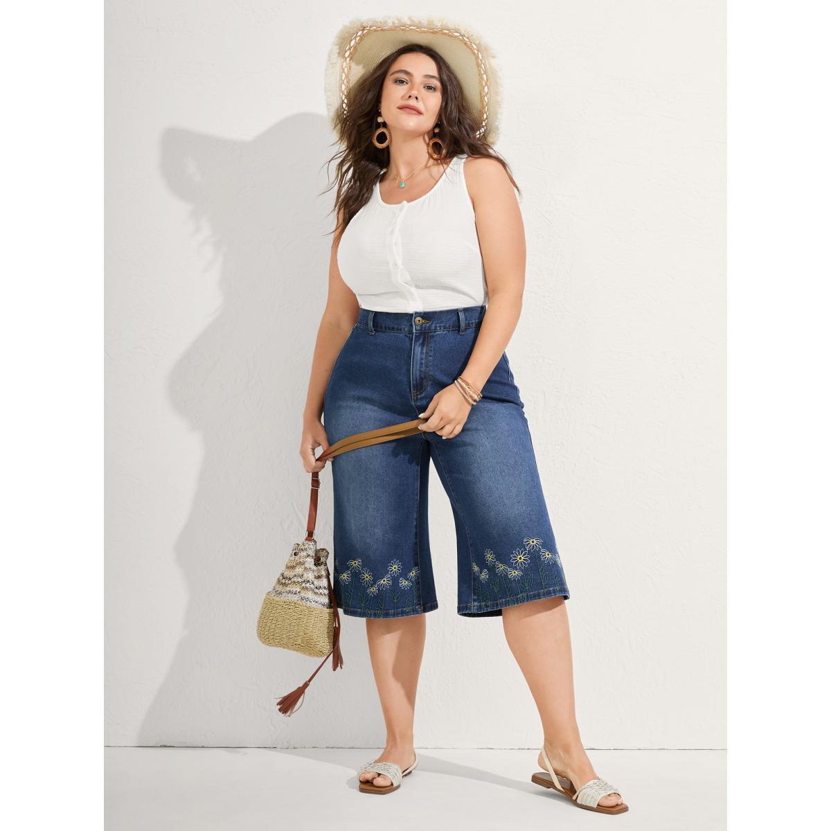 Plus Size Floral Embroidered Elastic Waist Cropped Jeans Women Midblue Medium stretch Slanted pocket Jeans BloomChic 20/2X Product Image