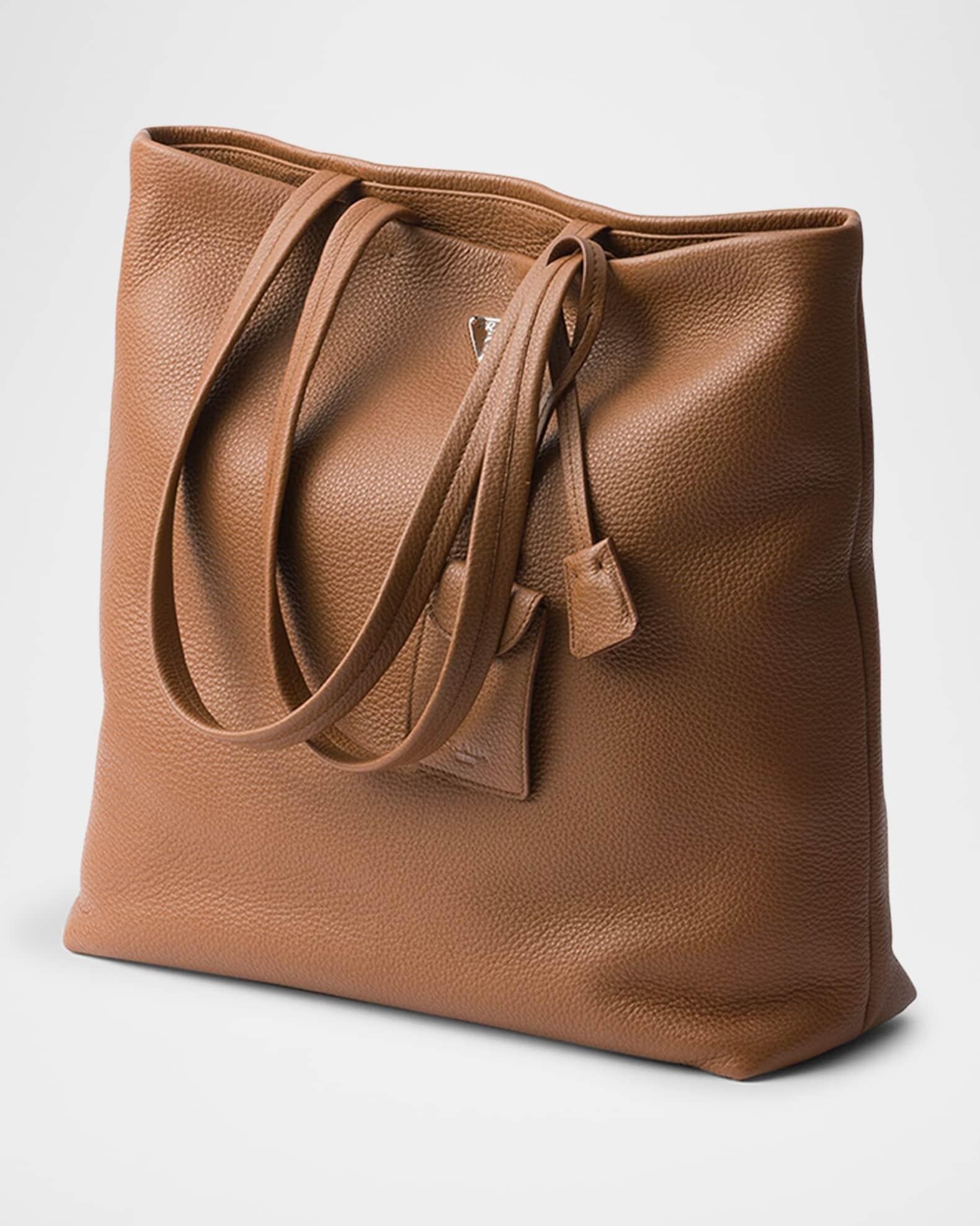 Men's Textured Leather Tote Bag Product Image