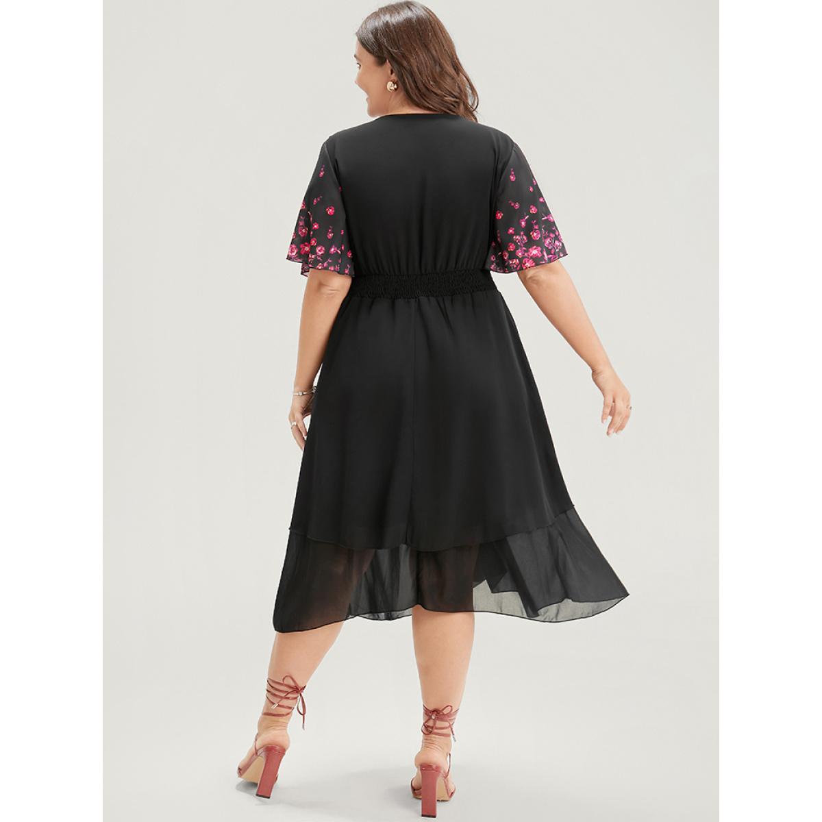 Plus Size Ditsy Floral Shirred Surplice Neck Pocket Mesh Ruffle Hem Dress Black Women Elegant Patchwork V-neck Short sleeve Curvy Midi Dress BloomChic 30/6X Product Image