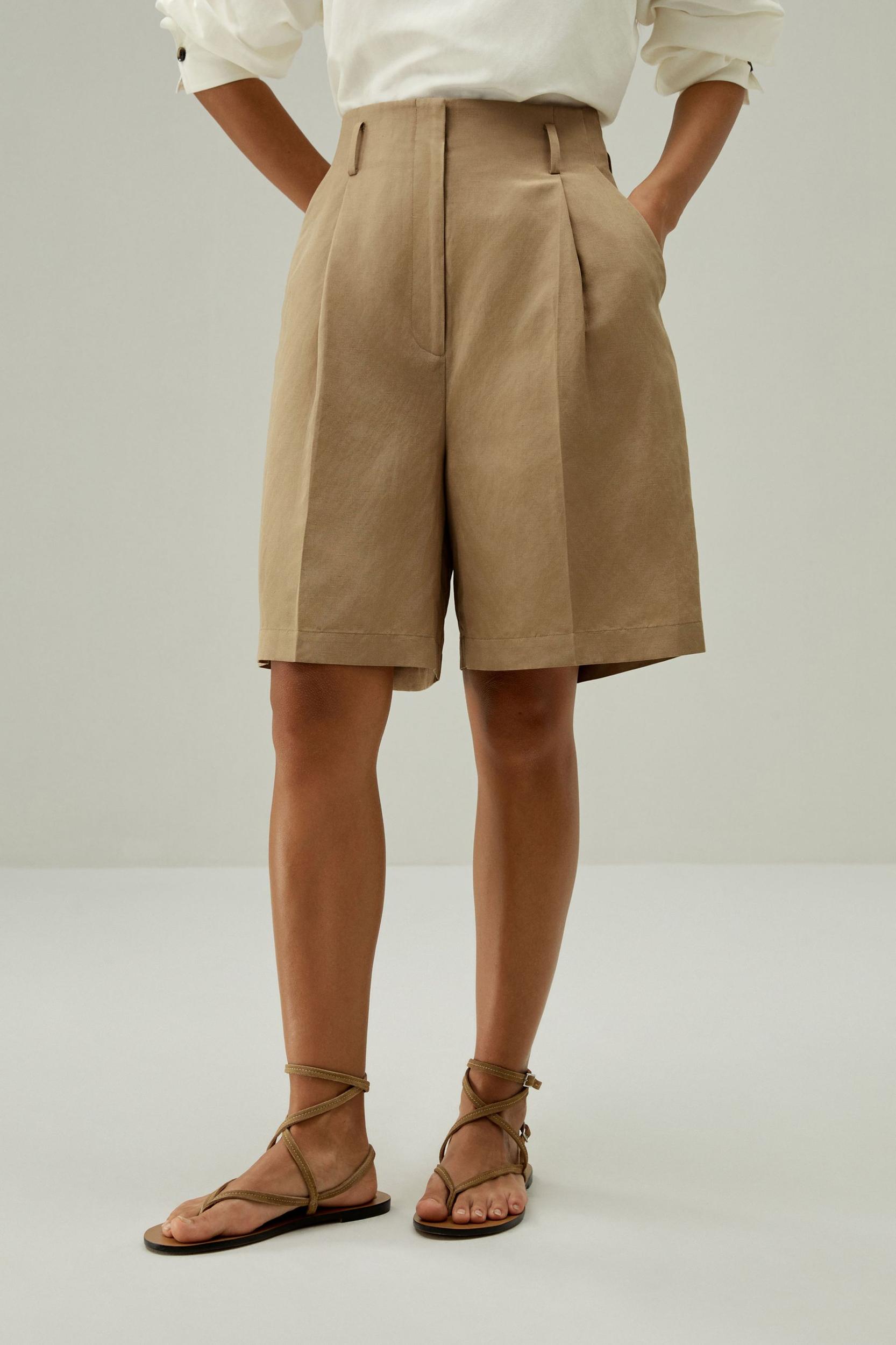 Chic Silk-Linen Blend Bermuda Shorts Product Image