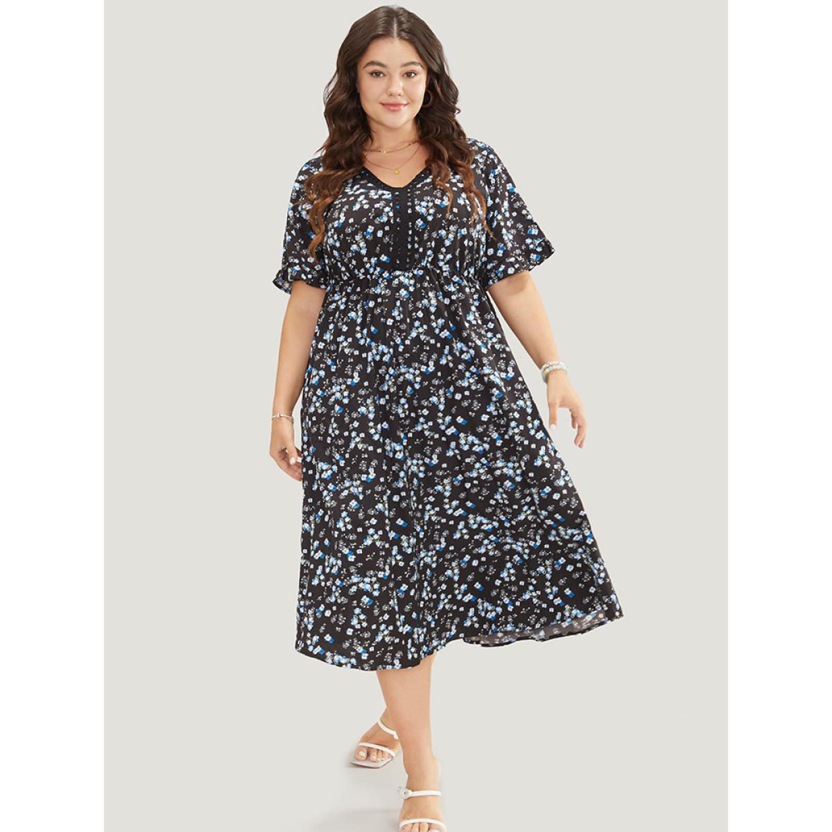 Plus Size Ditsy Floral Dolman Sleeve Tassels Contrast Lace Pocket Split Dress Indigo Women Elegant Tassels V-neck Short sleeve Curvy Midi Dress BloomChic 28/5X Product Image