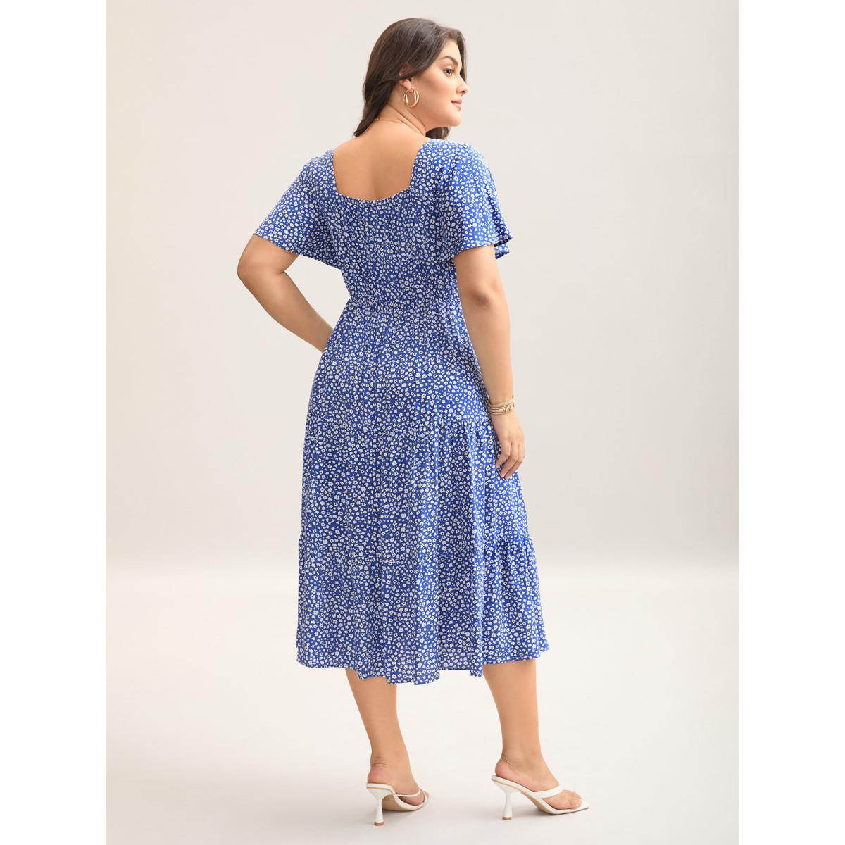 Plus Size Ditsy Floral Sweetheart Drawstring Pocket Tiered Dress Brightblue Women Timeless Non V-neck Short sleeve Curvy Midi Dress BloomChic 18-20/2X Product Image