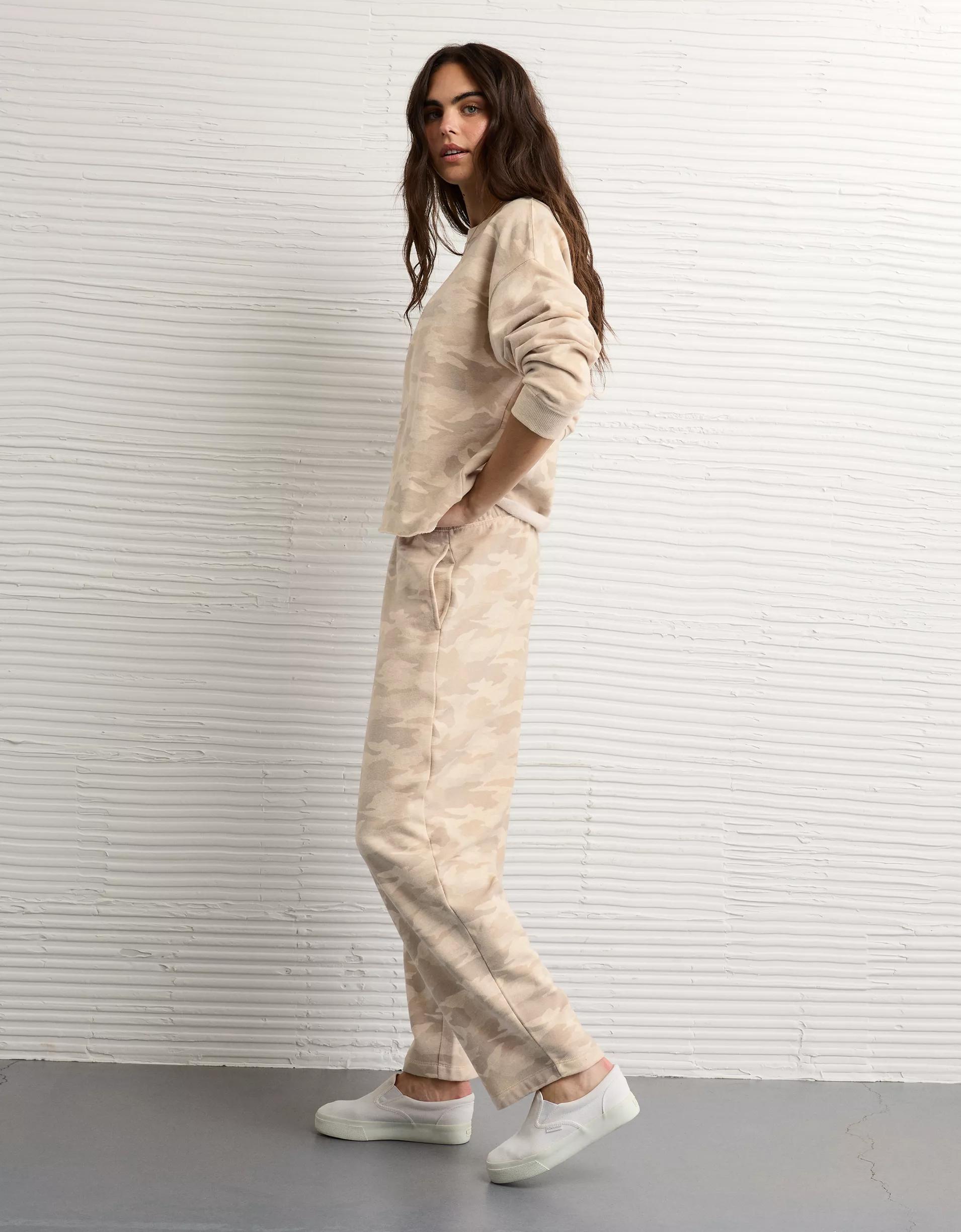 AE Everyday Luxe Barrel Sweatpant Product Image