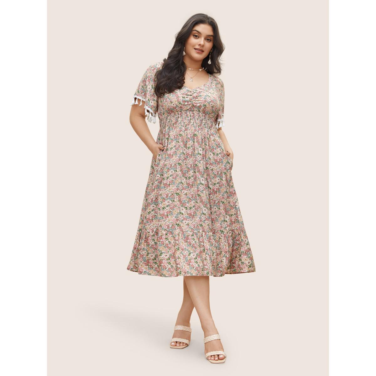 Plus Size Ditsy Floral Tassels Gathered Shirred Dress Rouge Women Resort Non V-neck Short sleeve Curvy Midi Dress BloomChic 26/4X Product Image