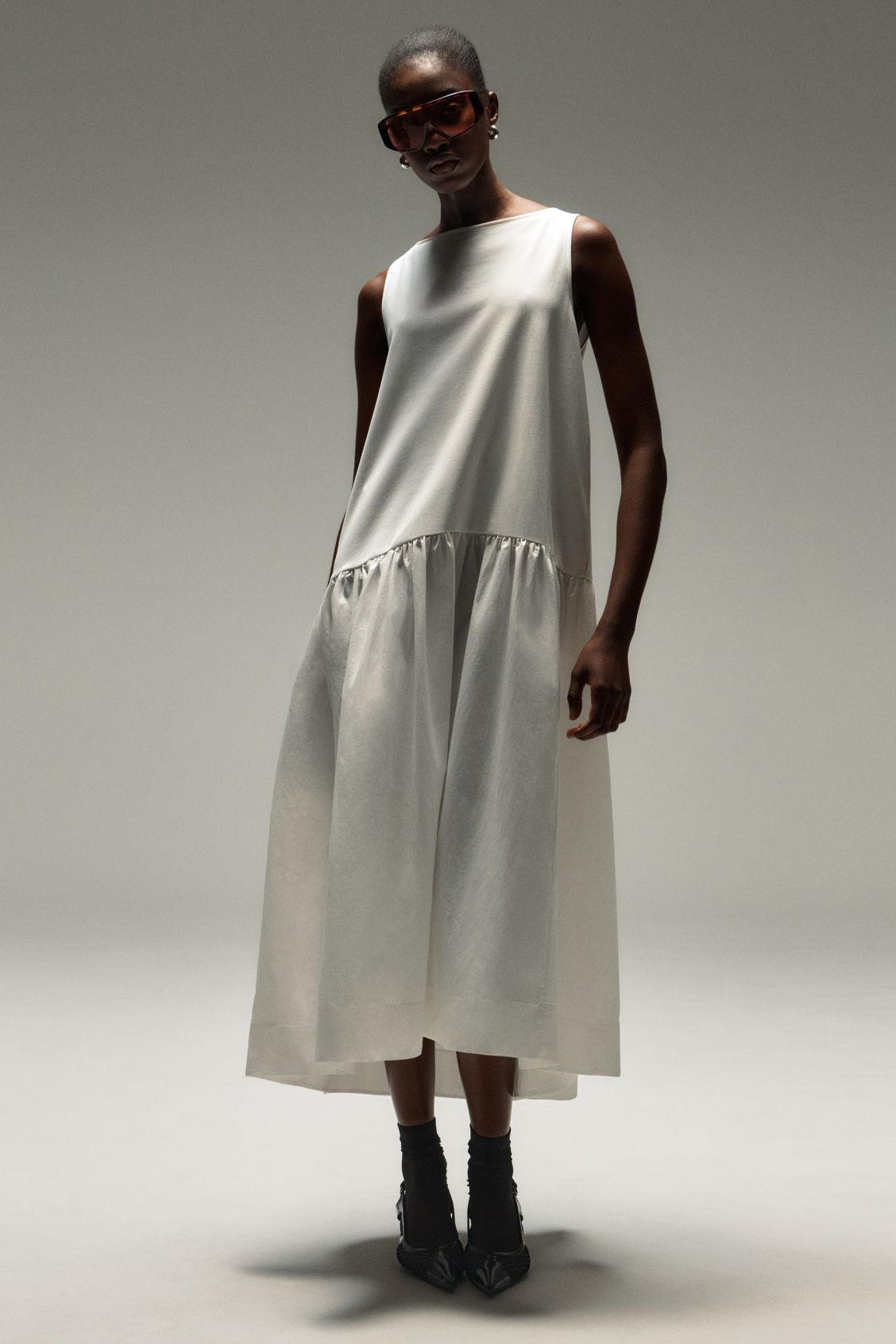 VOLUMINOUS SLEEVELESS MIDI DRESS Product Image