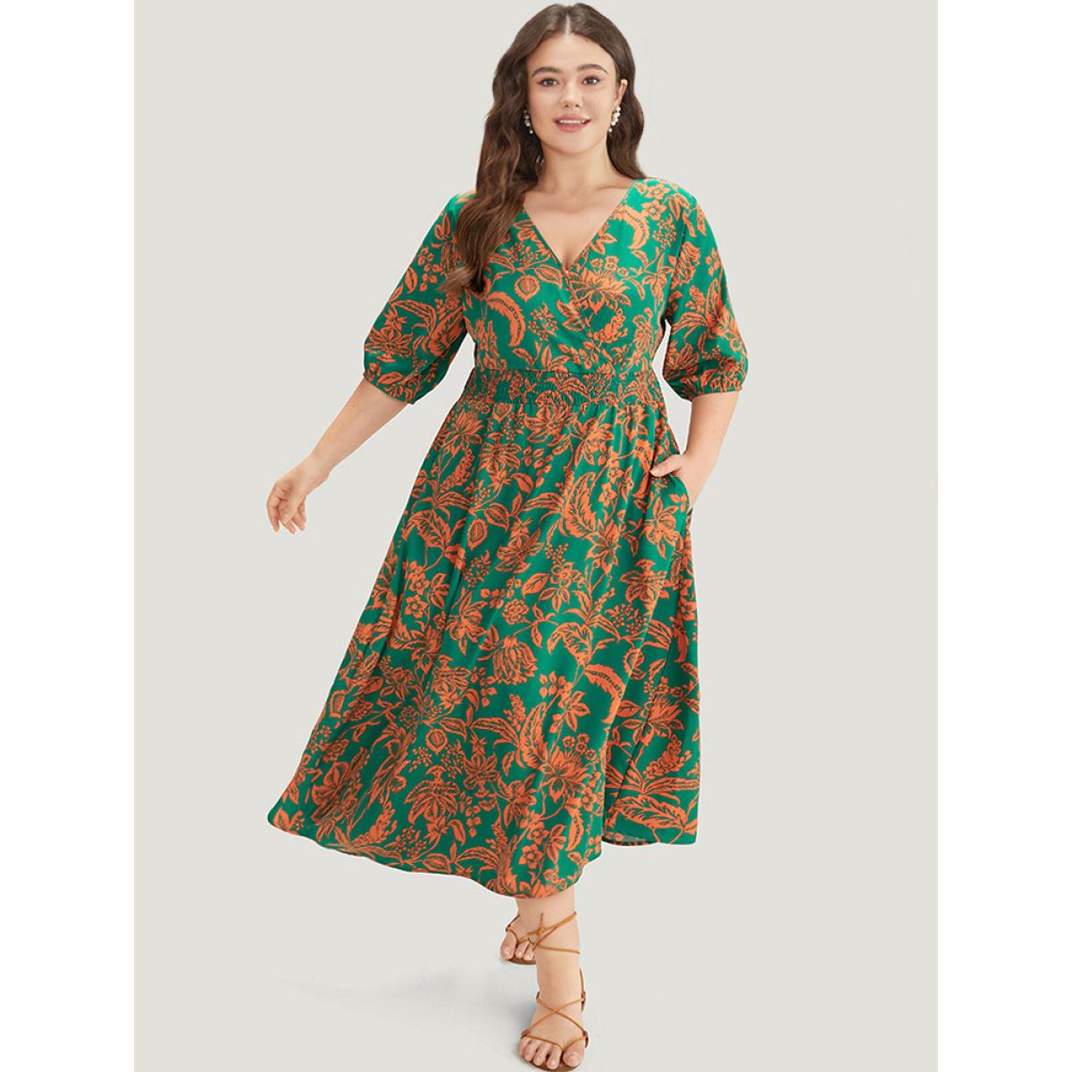 Plus Size Plants Print Overlap Collar Shirred Dress Green Women Vacation Elastic cuffs V-neck Half Sleeve Curvy Midi Dress BloomChic 12/L Product Image