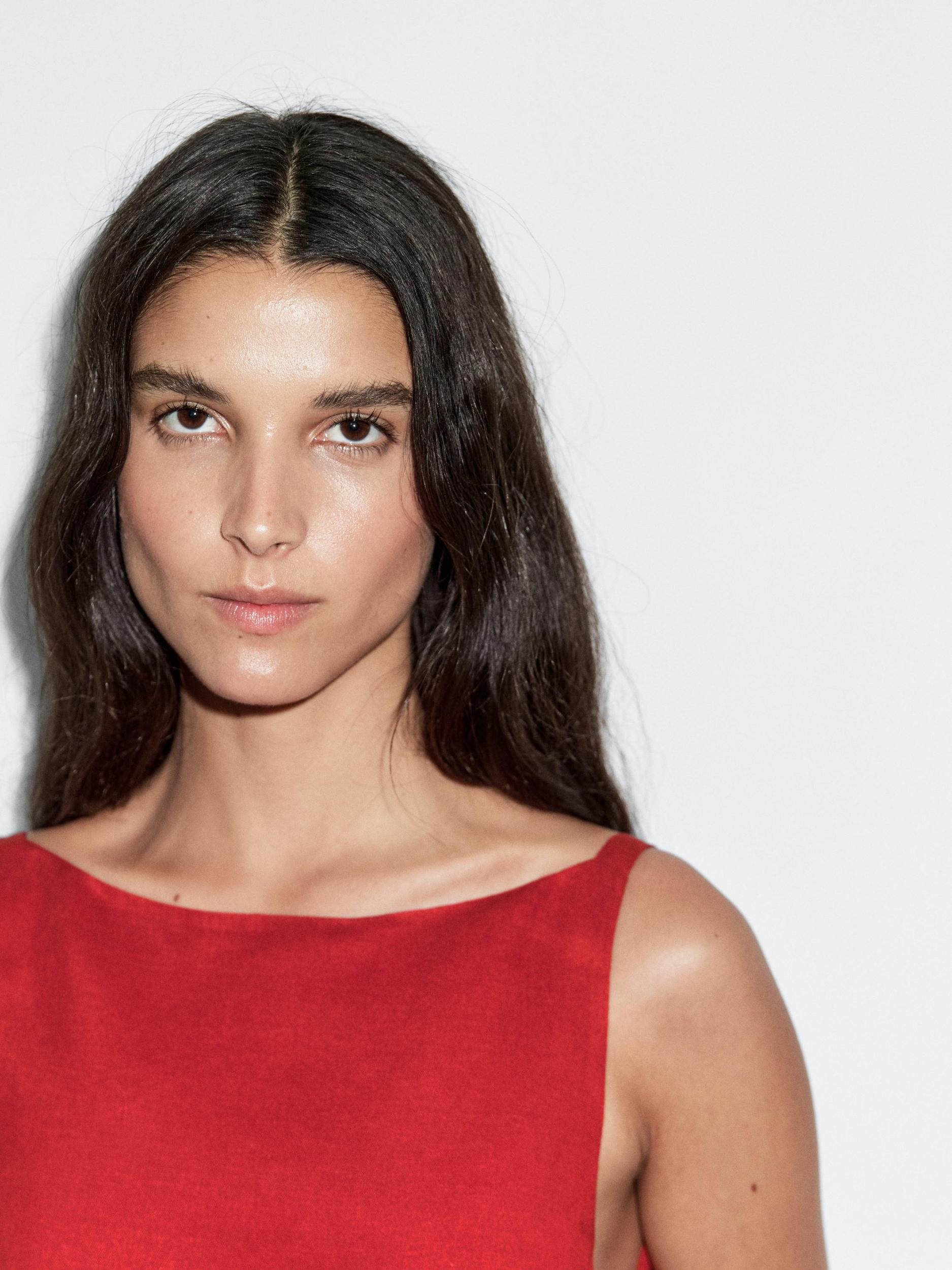 Short linen blend dress with low-cut back Product Image