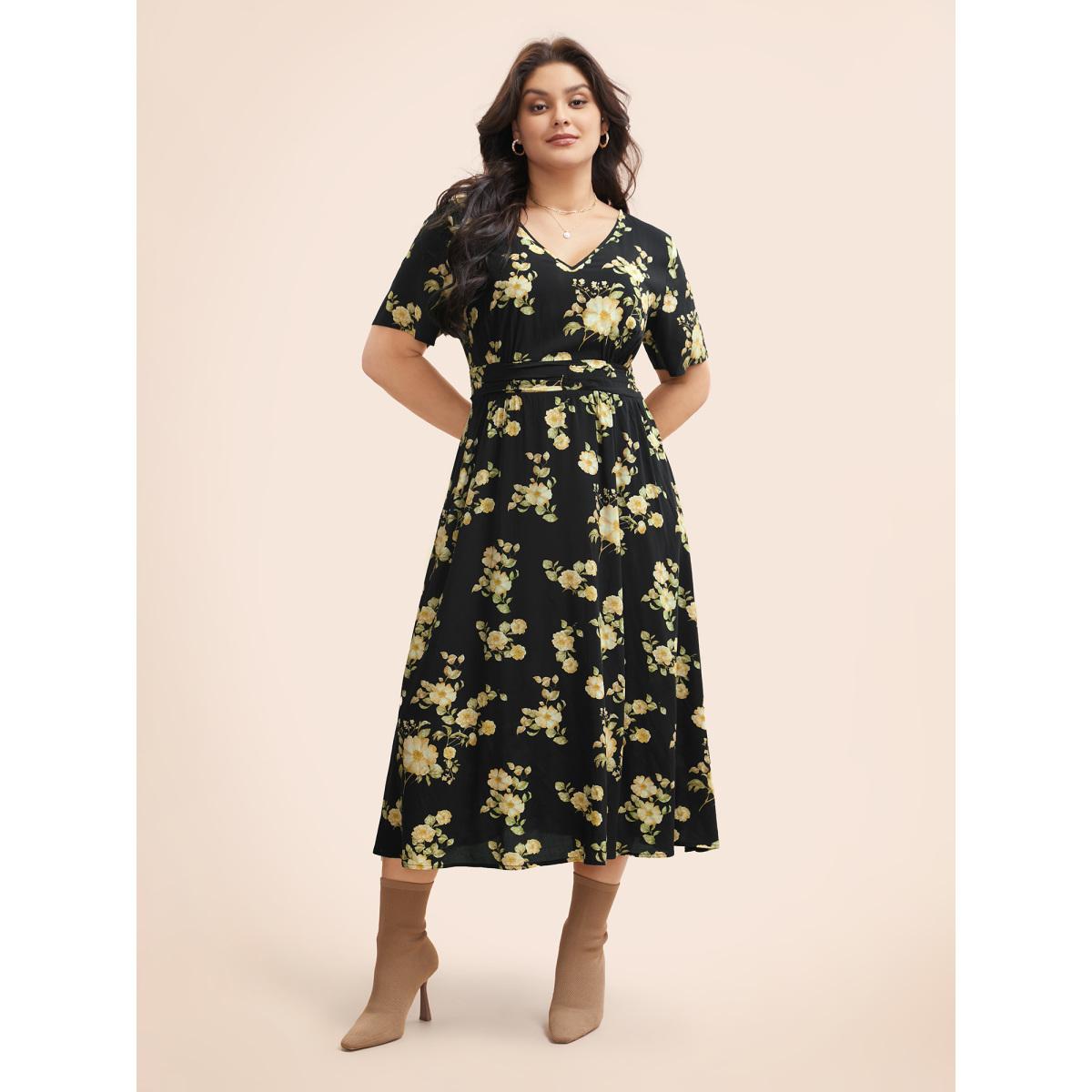 Plus Size Floral Gathered Shirred Flutter Sleeve Dress Black Women Elegant Gathered V-neck Short sleeve Curvy BloomChic 28/5X Product Image