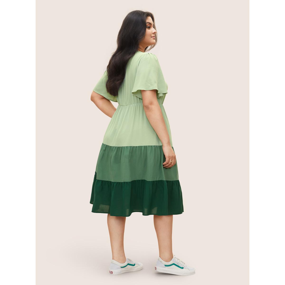 Plus Size Colorblock Contrast Wrap Elastic Waist Pocket Dress Mint Women Casual Non Overlap Collar Short sleeve Curvy Midi Dress BloomChic 18-20/2X Product Image