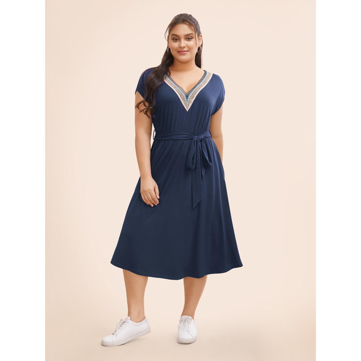 Plus Size Plain Contrast Lace Belted Pocket Batwing Sleeve Dress DarkBlue Women Resort Non V-neck Cap Sleeve Curvy Midi Dress BloomChic 26/4X Product Image