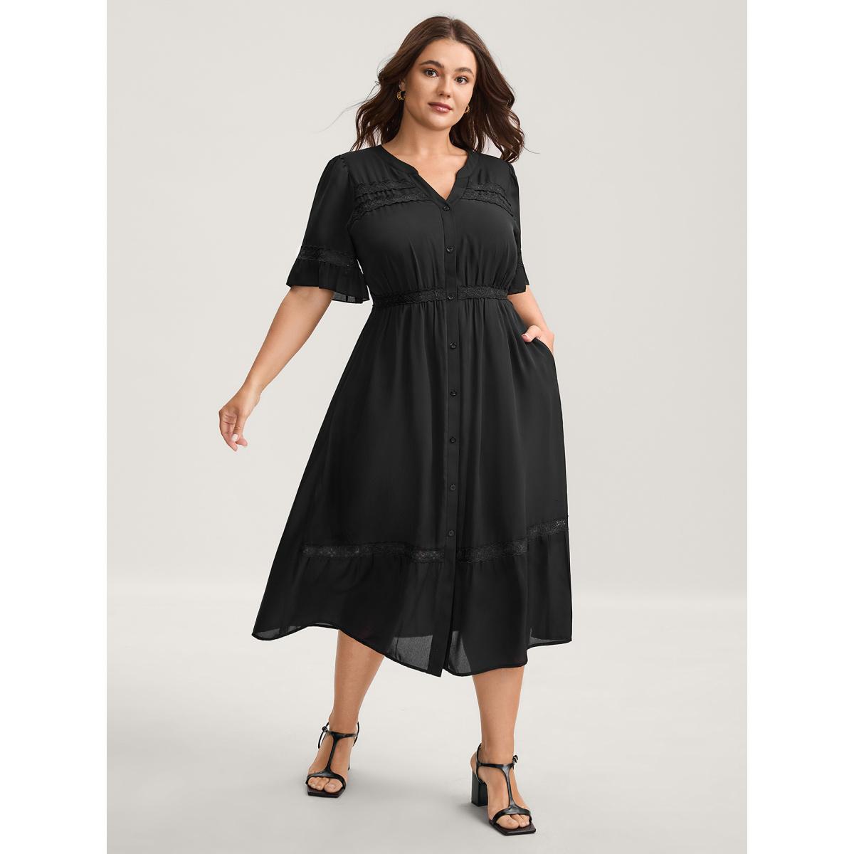 Plus Size Lace Trim Button Placket Midi Dress Black Women Timeless Flat collar with V-notch Short sleeve Curvy BloomChic 30/6X Product Image