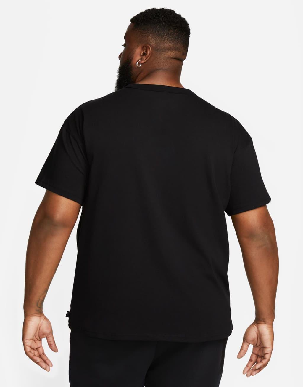 Mens Nike Sportswear Premium Essentials T-Shirt | DO7392-010 Product Image