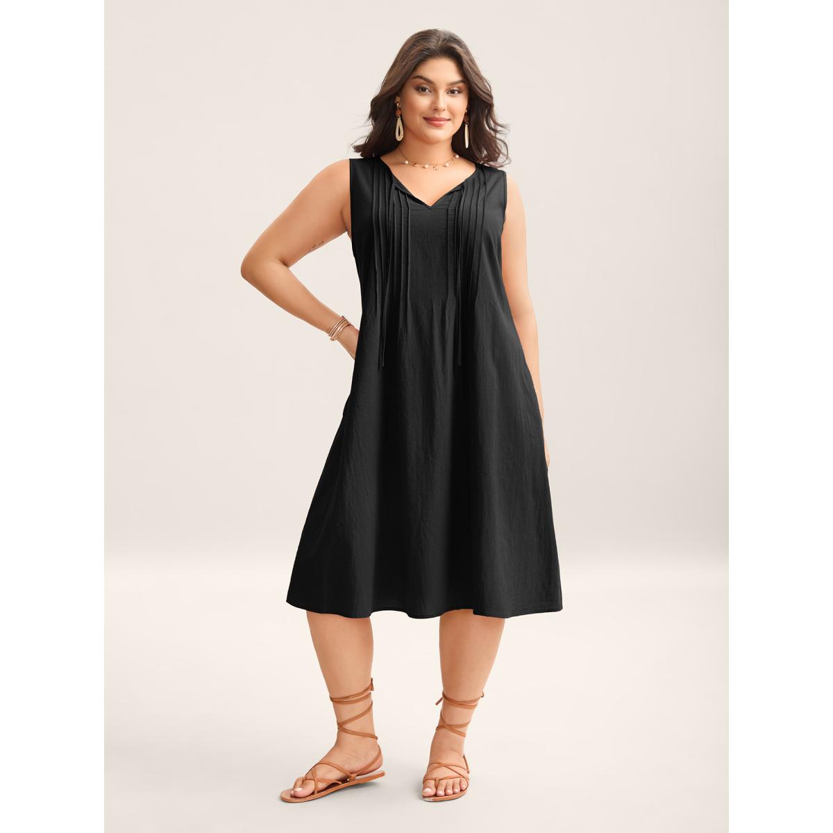 Plus Size Cotton Toothpick Pleat Plain Midi Dress Black Women Resort Notched collar Sleeveless Curvy BloomChic 26/4X Product Image