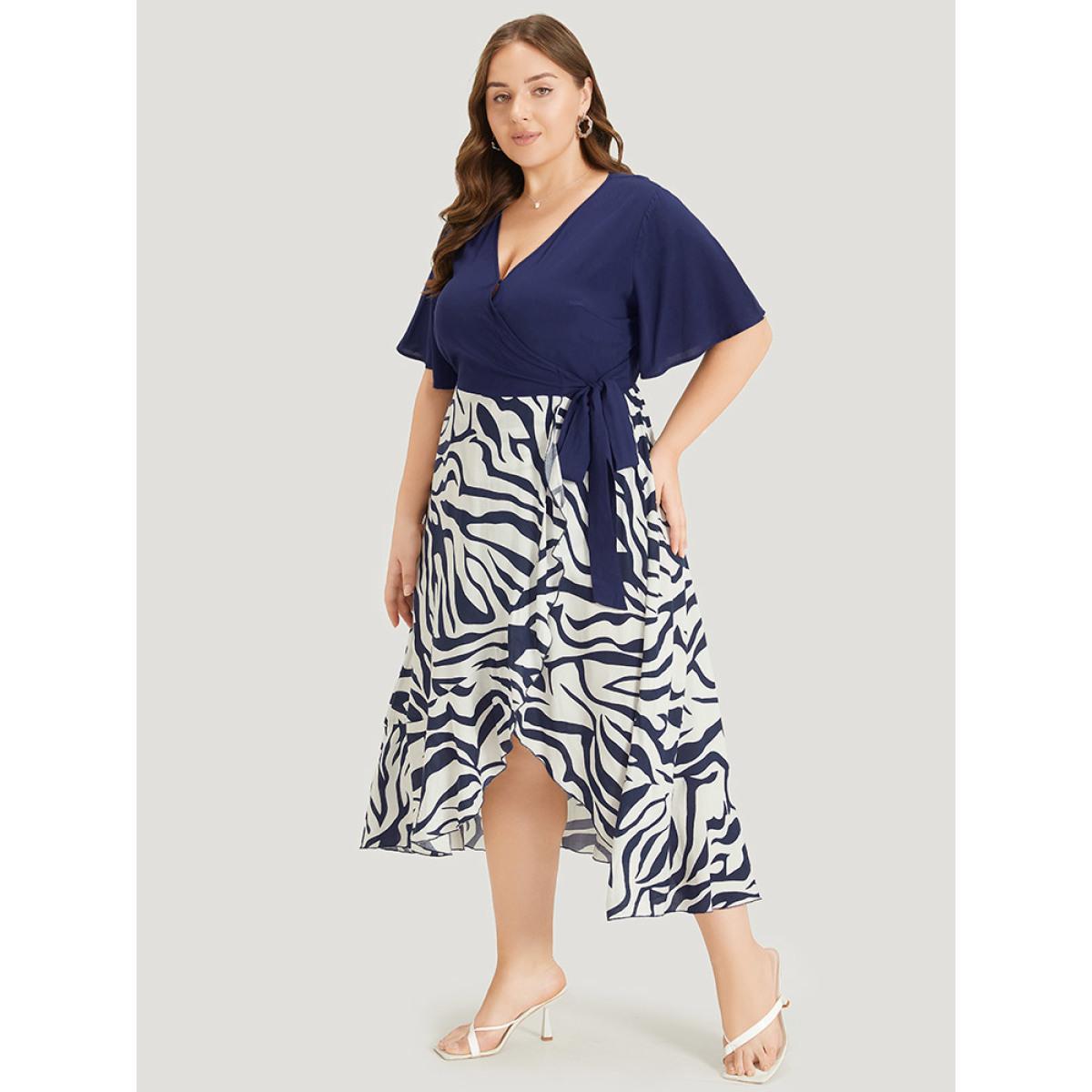 Plus Size Water Ripple Patchwork Wrap Pocket Knotted Dress Navy Women Office Wrap V-neck Sleeveless Curvy Midi Dress BloomChic 30/6X Product Image