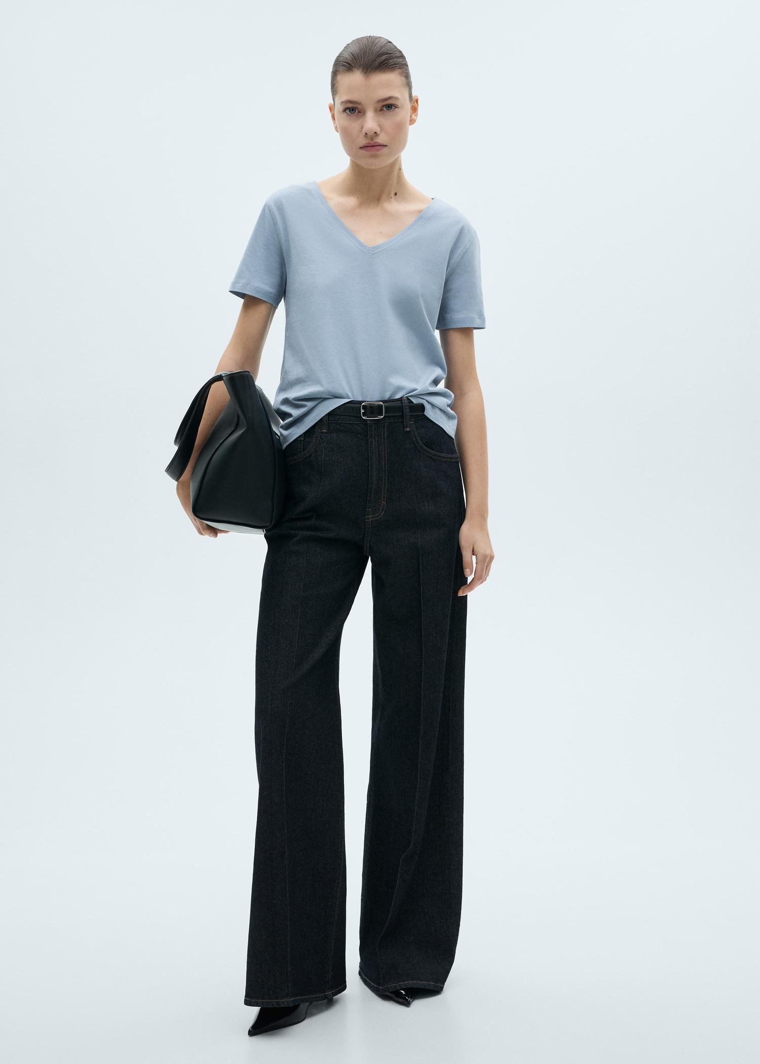 V-neck cotton T-shirt - Women | MANGO USA Product Image