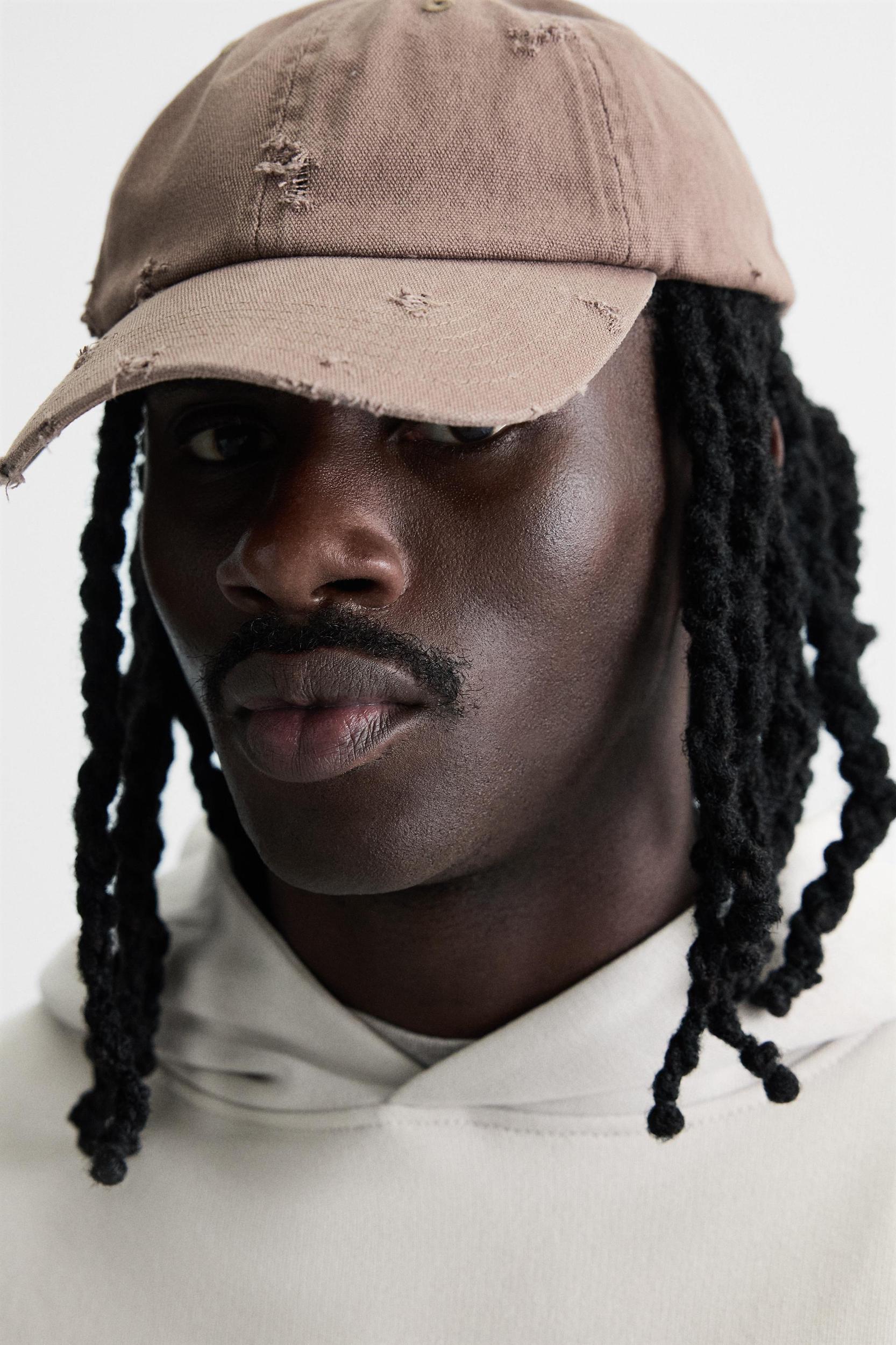 BASIC HOODIE SWEATSHIRT Product Image