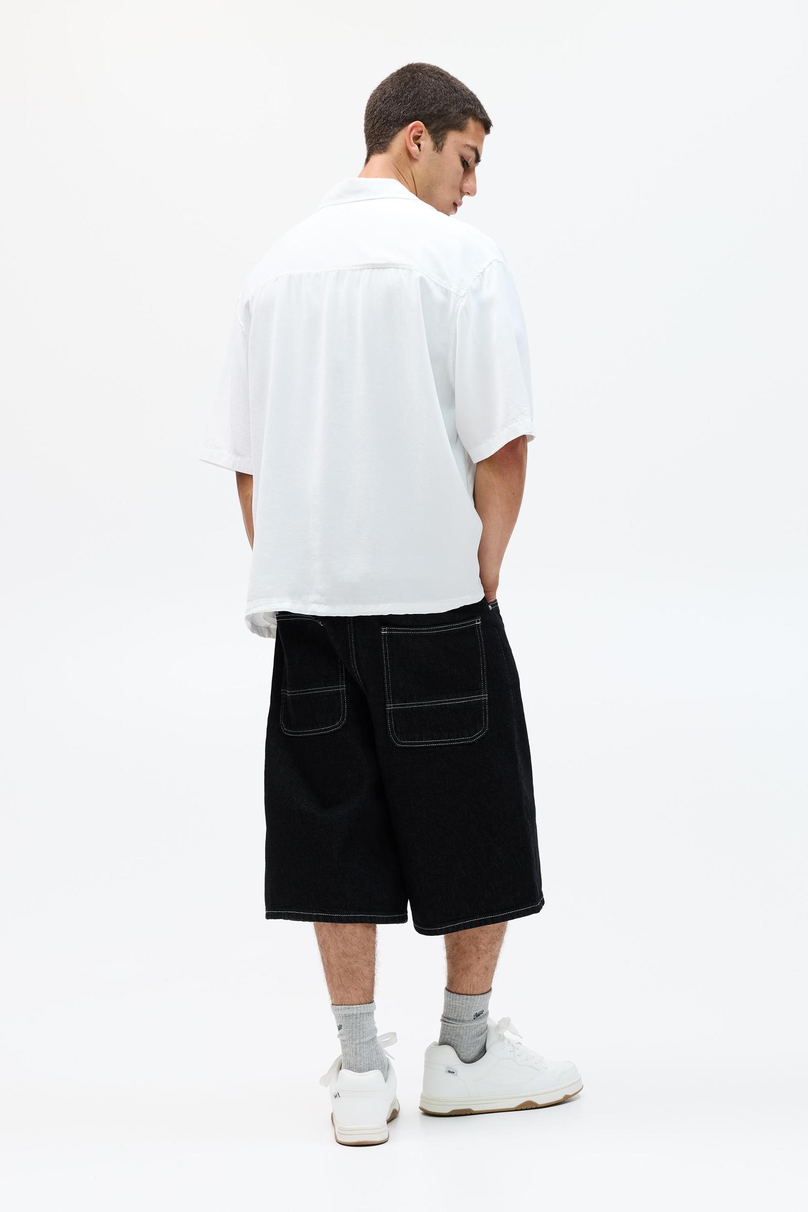 Short sleeve flowing shirt Product Image