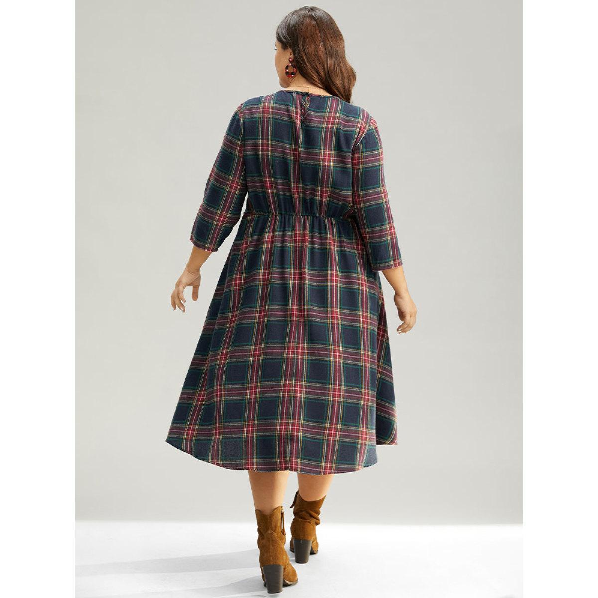 Plus Size Christmas Plaid Pocket Elastic Waist Midi Dress DarkBlue Women Elegant Printed Round Neck Elbow-length sleeve Curvy Midi Dress BloomChic 12/L Product Image