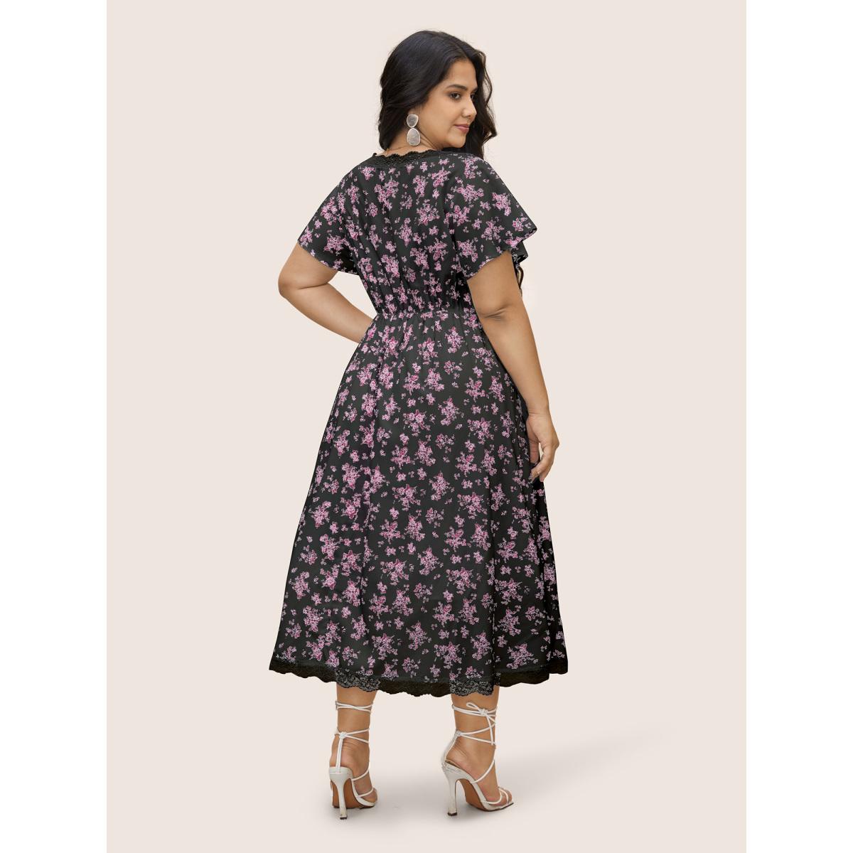 Plus Size Square Neck Lace Panel Pocket Dress Black Women Elegant Woven ribbon&lace trim Square Neck Short sleeve Curvy BloomChic 26/4X Product Image