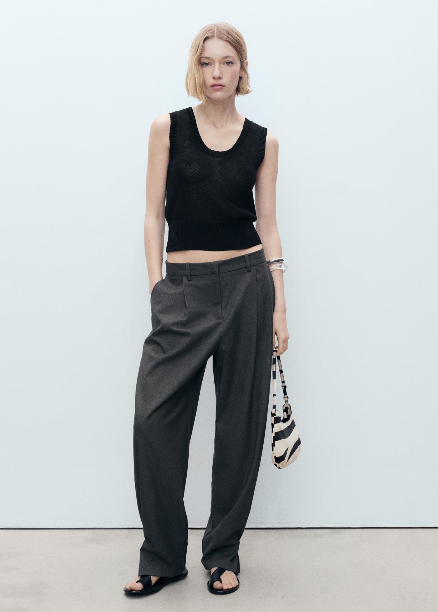 Low-neck knitted top - Women | MANGO USA Product Image