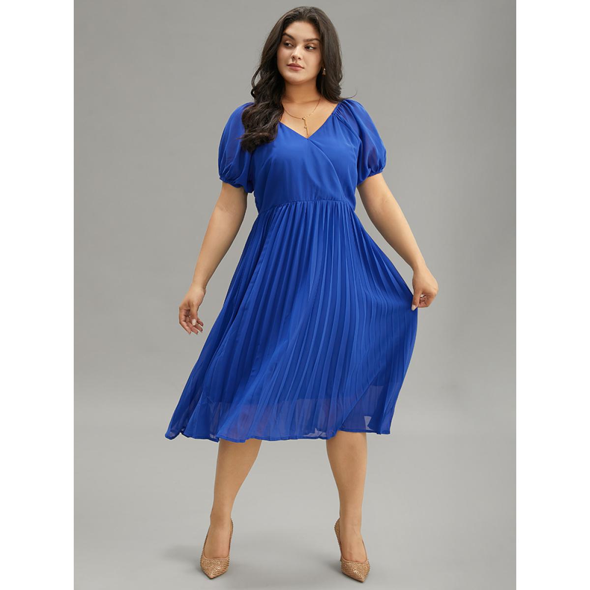 Plus Size Plain Pleated V Neck Elastic Cuffs Puff Sleeve Dress Blue Women Elegant Elastic cuffs V-neck Short sleeve Curvy Midi Dress BloomChic 26/4X Product Image