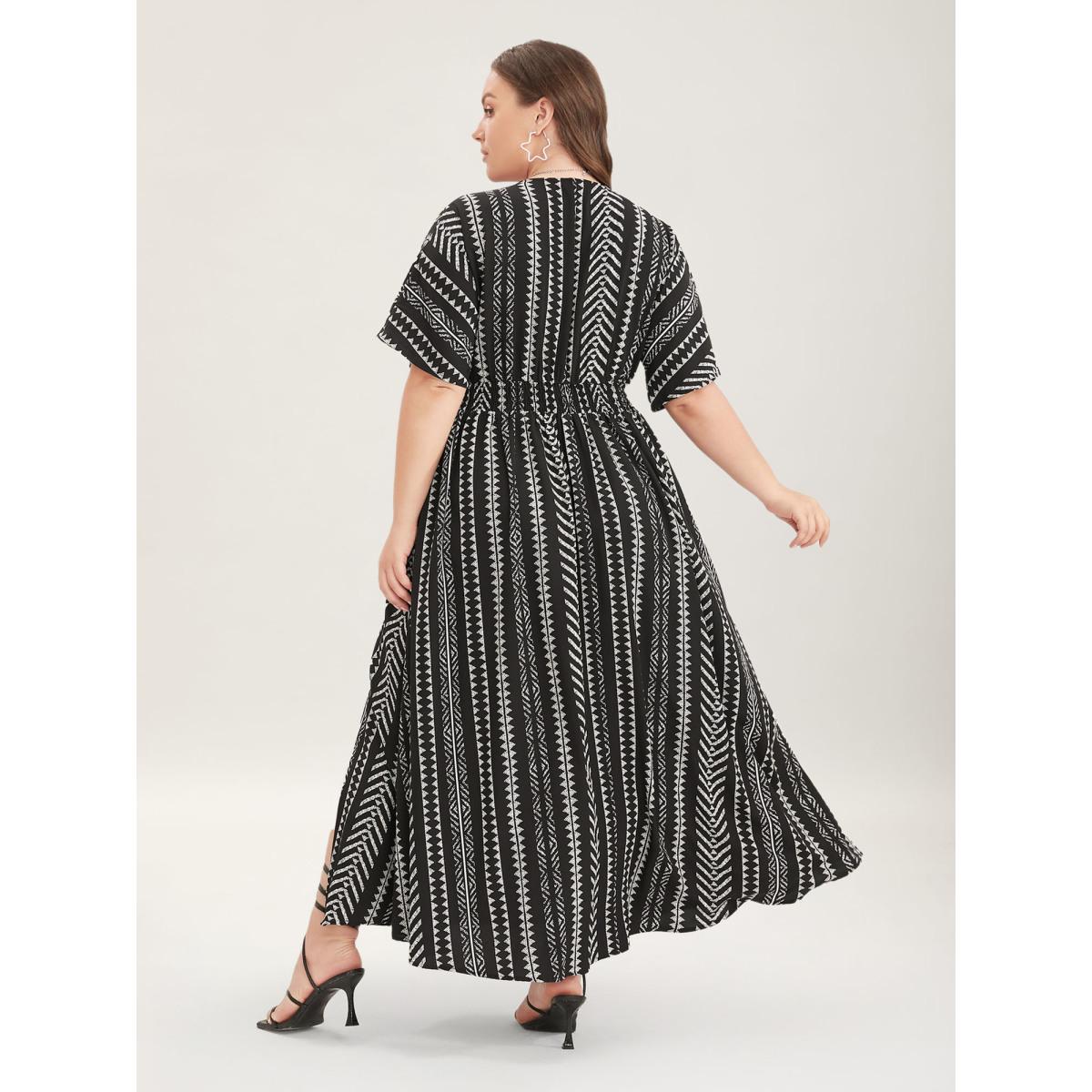 Plus Size Solid Geometric Dolman Sleeve Pocket Shirred Split Hem Dress Black Women Boho Non V-neck Half Sleeve Curvy Long Dress BloomChic 26/4X Product Image