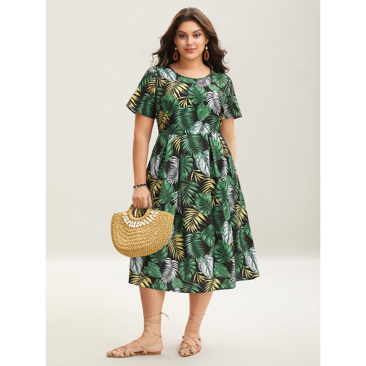 Plus Size Tropical Escape Print Pockets Tiered Midi Dress Truegreen Women Round Neck Short sleeve Curvy BloomChic 18-20/2X Product Image