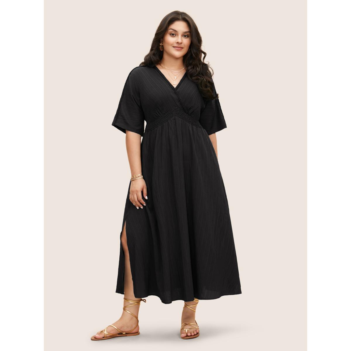 Plus Size V Neck Shirred Contrast Webbing Split Side Dress Black Women Boho Texture V-neck Half Sleeve Curvy BloomChic 26/4X Product Image