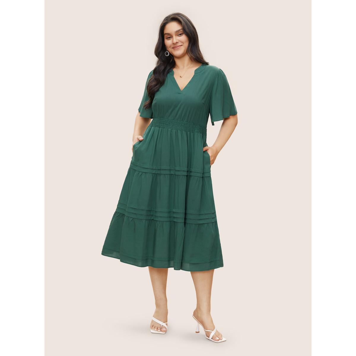 Plus Size Plain Shirred Notched Pocket Pleated Dress Green Women Resort Non Notched collar Short sleeve Curvy Midi Dress BloomChic 14-16/1X Product Image