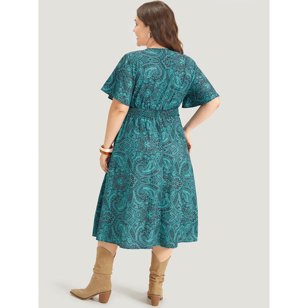 Plus Size Bandana & Paisley Print Shirred Pocket Midi Dress Emerald Women Vacation Printed V-neck Short sleeve Curvy Midi Dress BloomChic 12/L Product Image