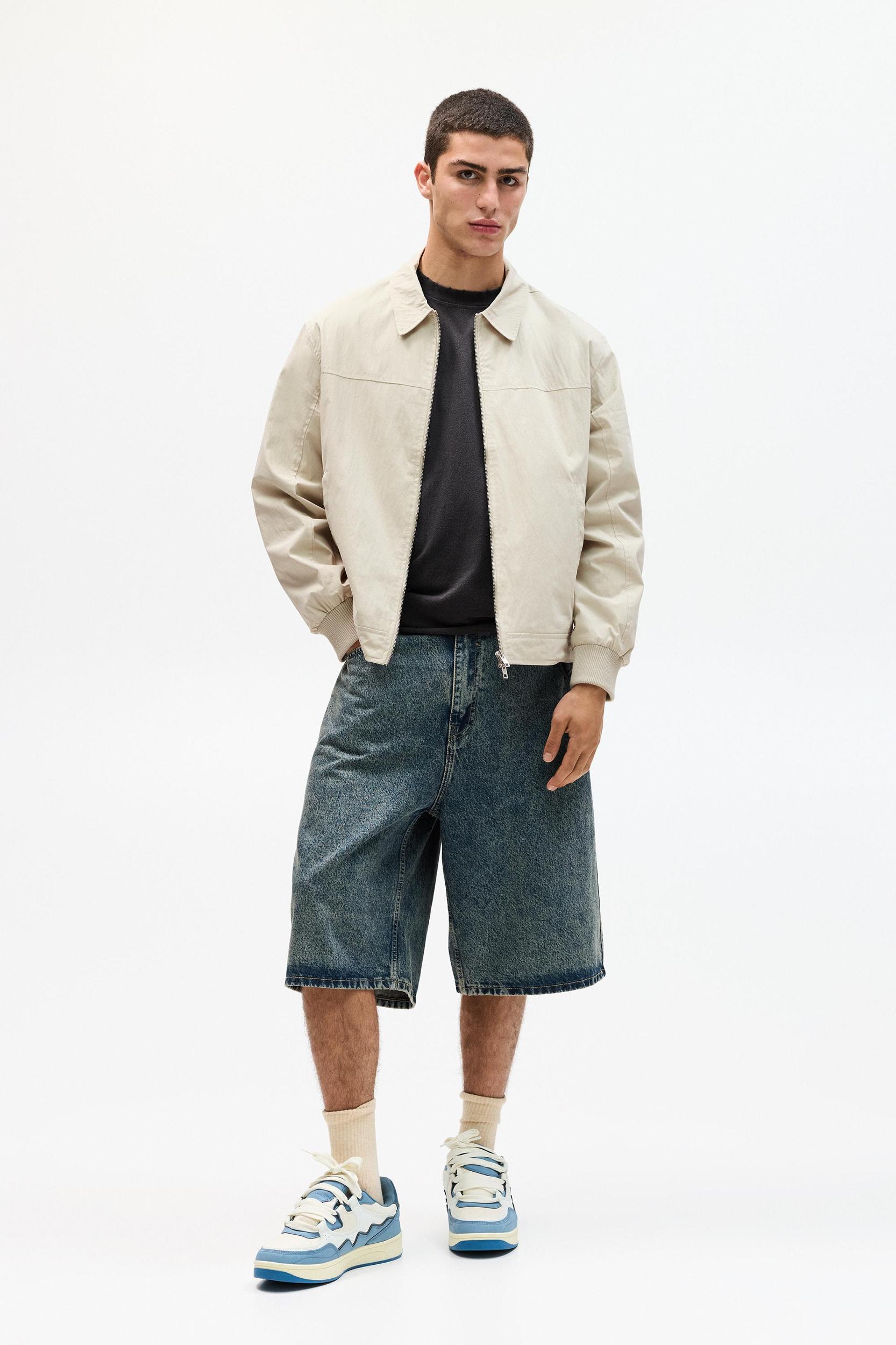 Lightweight jacket with lapel collar Product Image