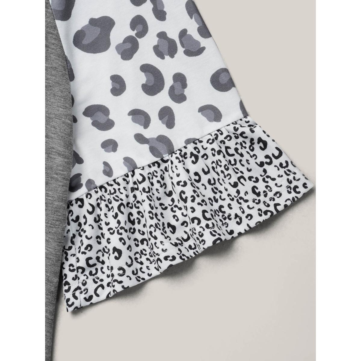 Plus Size Leopard Print Heather Contrast V-Neck T-Shirt DarkGray Women Leisure Contrast V-neck Casual T-shirts BloomChic 28/5X Product Image