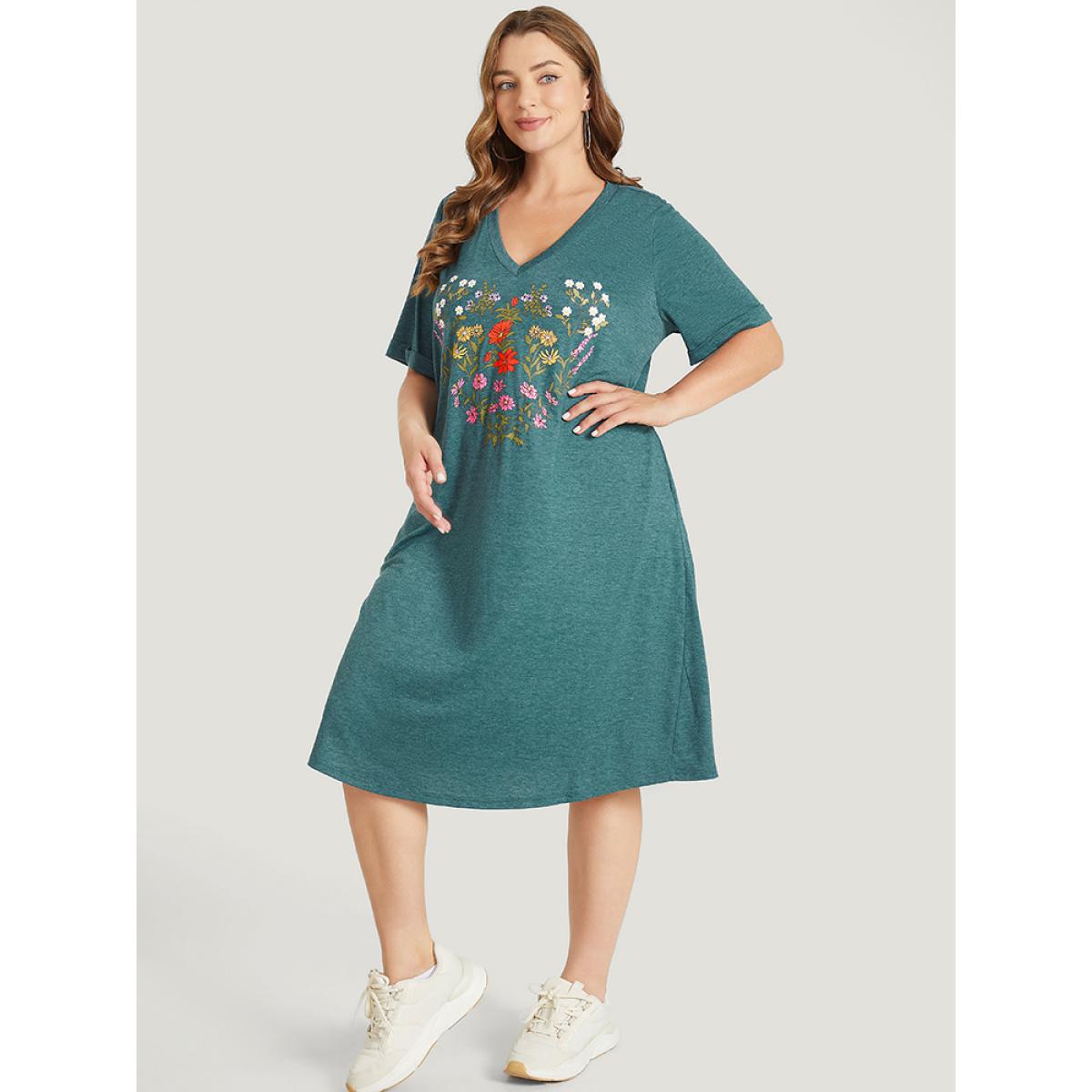 Plus Size Floral Print Roll Sleeve Pocket V Neck Dress Emerald Women Casual Non V-neck Short sleeve Curvy Midi Dress BloomChic 26/4X Product Image