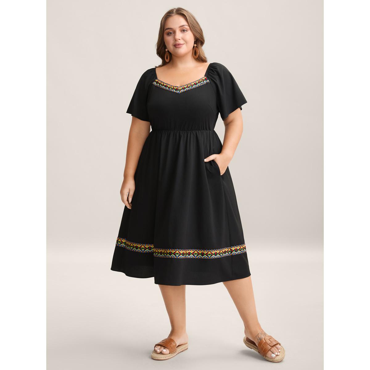 Plus Size Textured Stretchy Waist Pockets Midi Dress Black Women Resort Woven ribbon&lace trim Heart neckline Short sleeve Curvy BloomChic 10/M Product Image