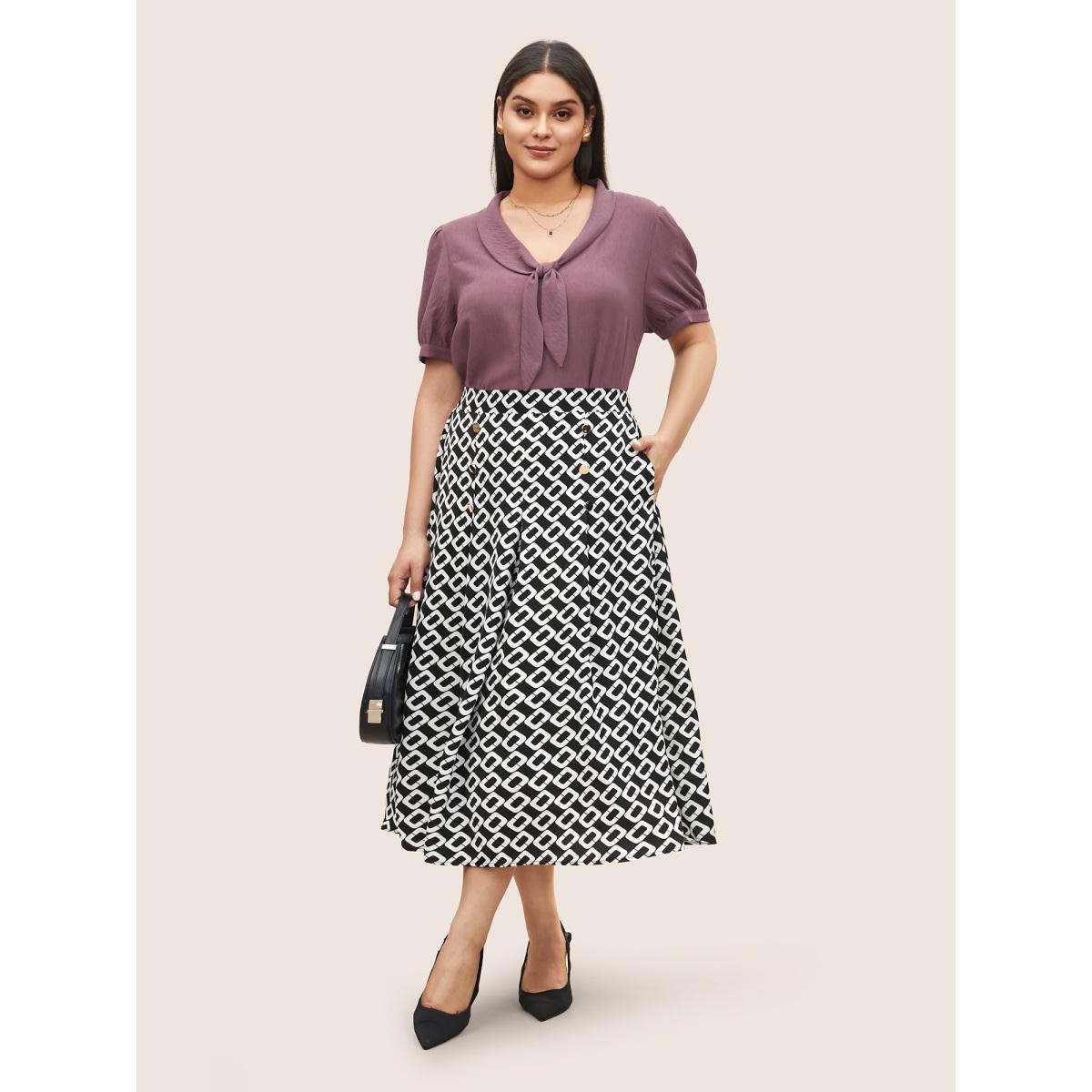 Plus Size Geometric Metal Detail Pocket Skirt Women Black At the Office Pleated No stretch Slanted pocket Work Skirts BloomChic 22-24/3X Product Image