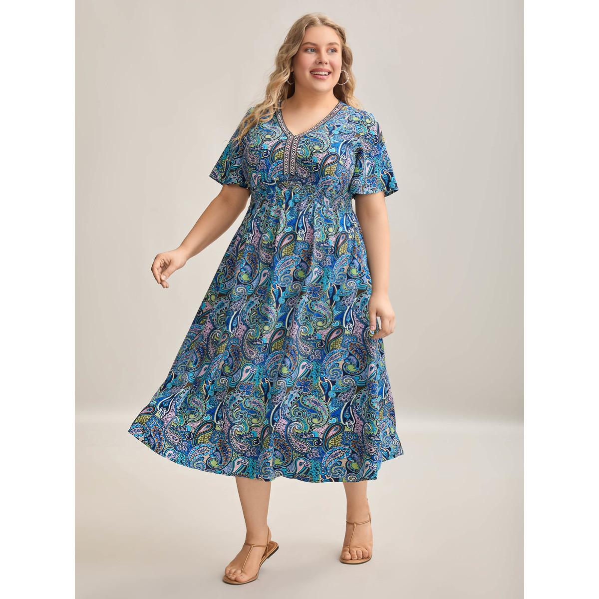 Plus Size Paisley Print Stretchy Waist Pockets Midi Dress Navy Women Resort Woven ribbon&lace trim V-neck Short sleeve Curvy BloomChic 18-20/2X Product Image