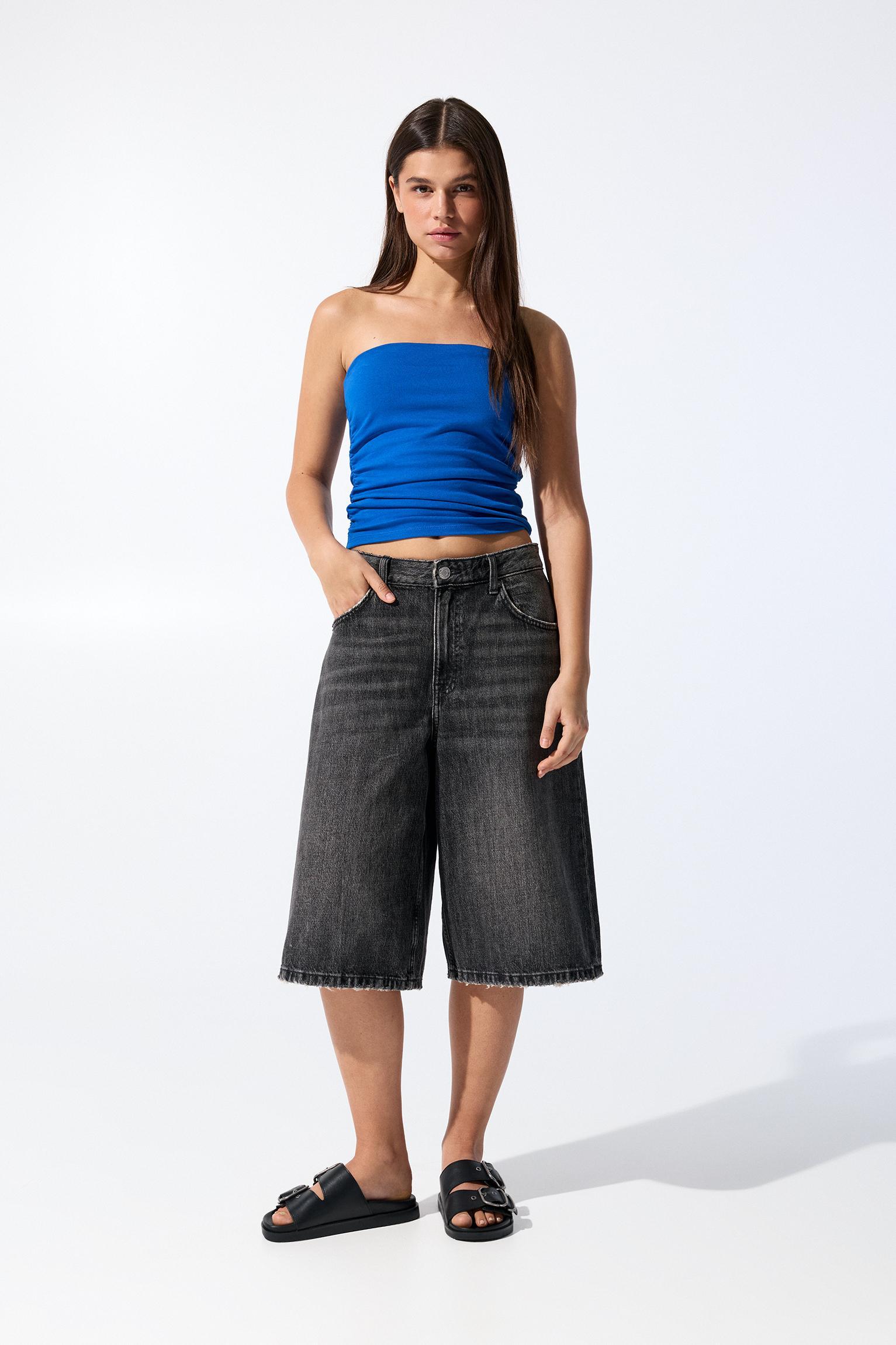 Top with straight-cut neckline Product Image