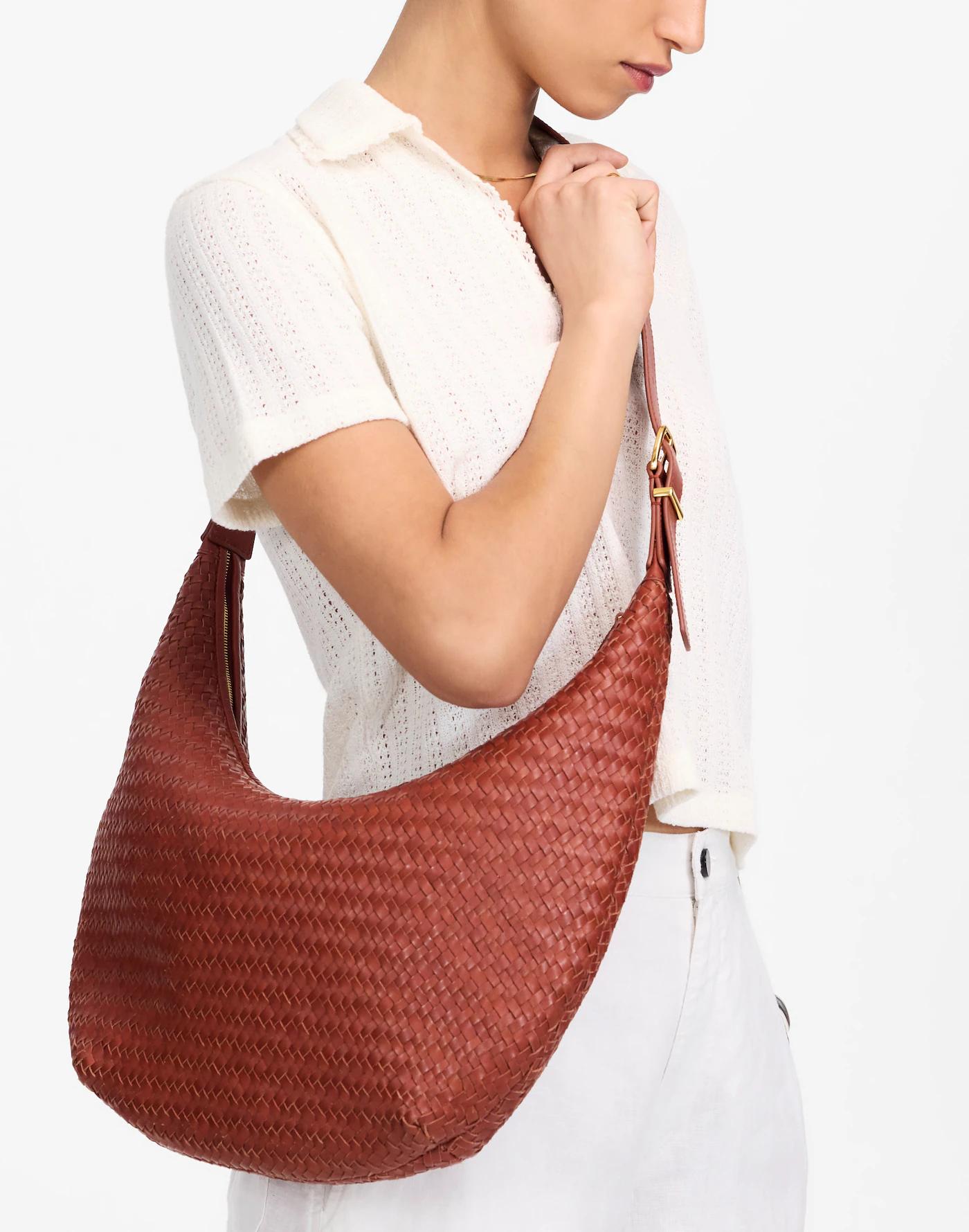 The Essential Curve Shoulder Bag Product Image